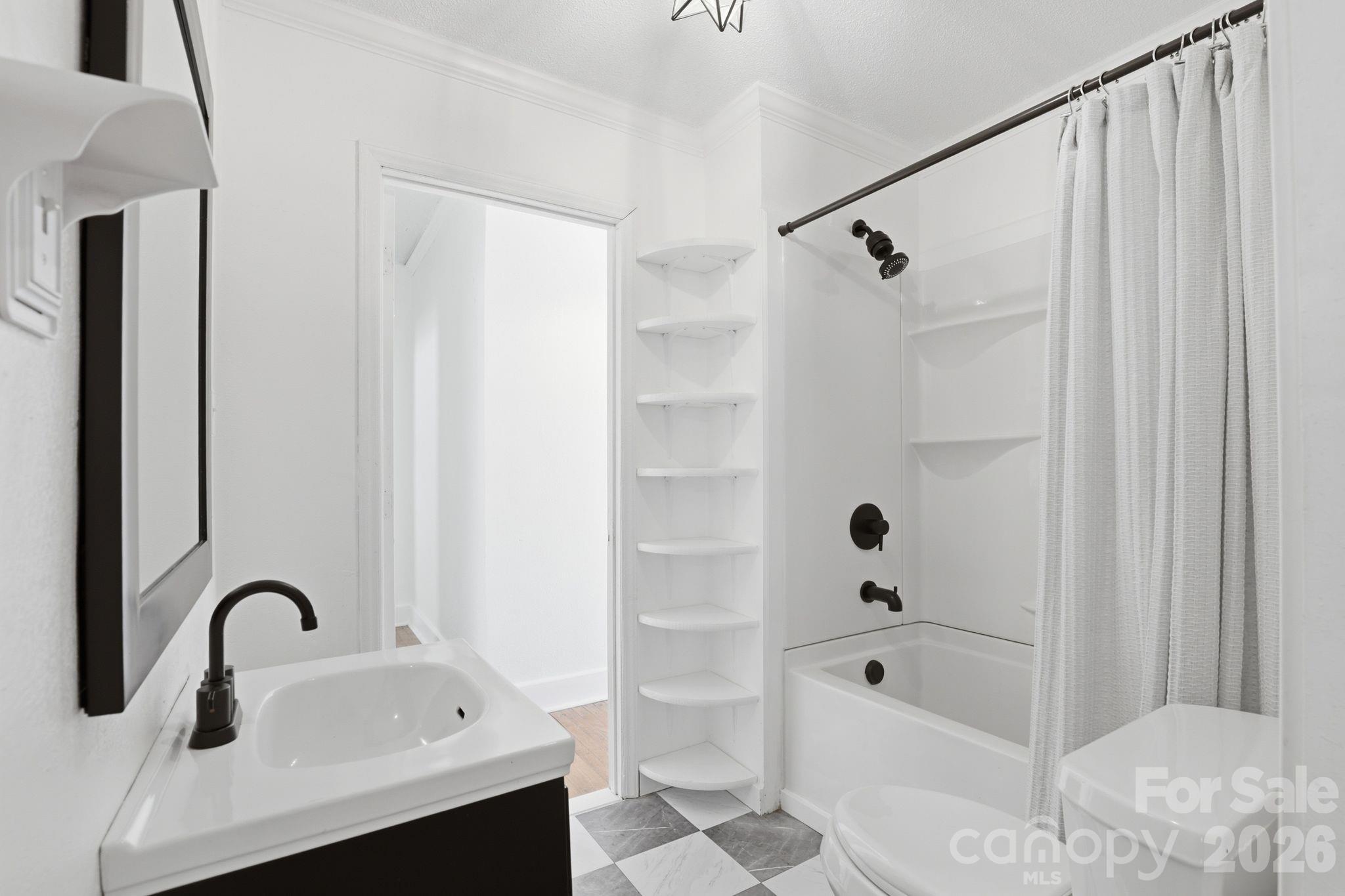 200 Feimster Street Property Photo 17