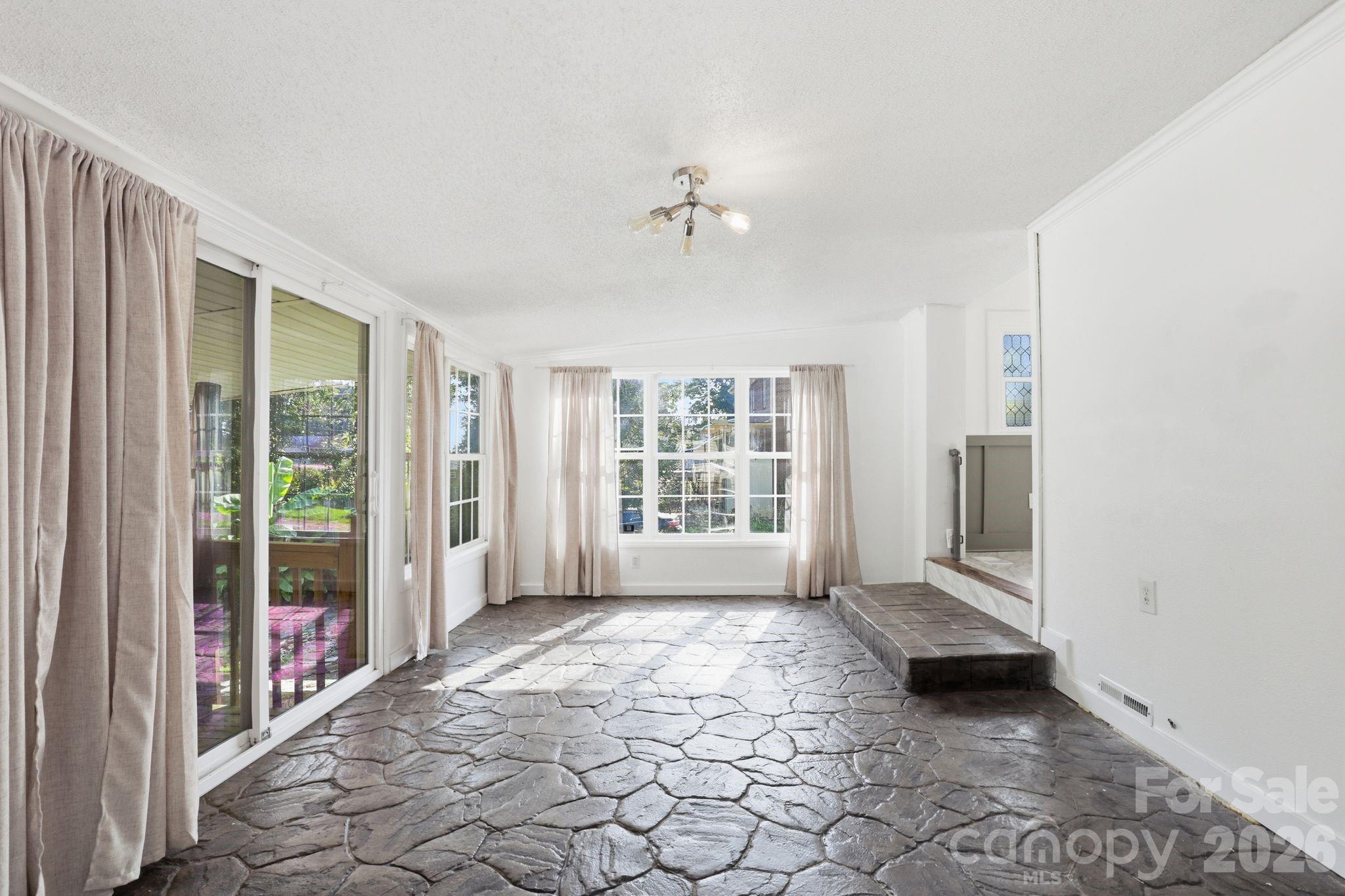 200 Feimster Street Property Photo 25
