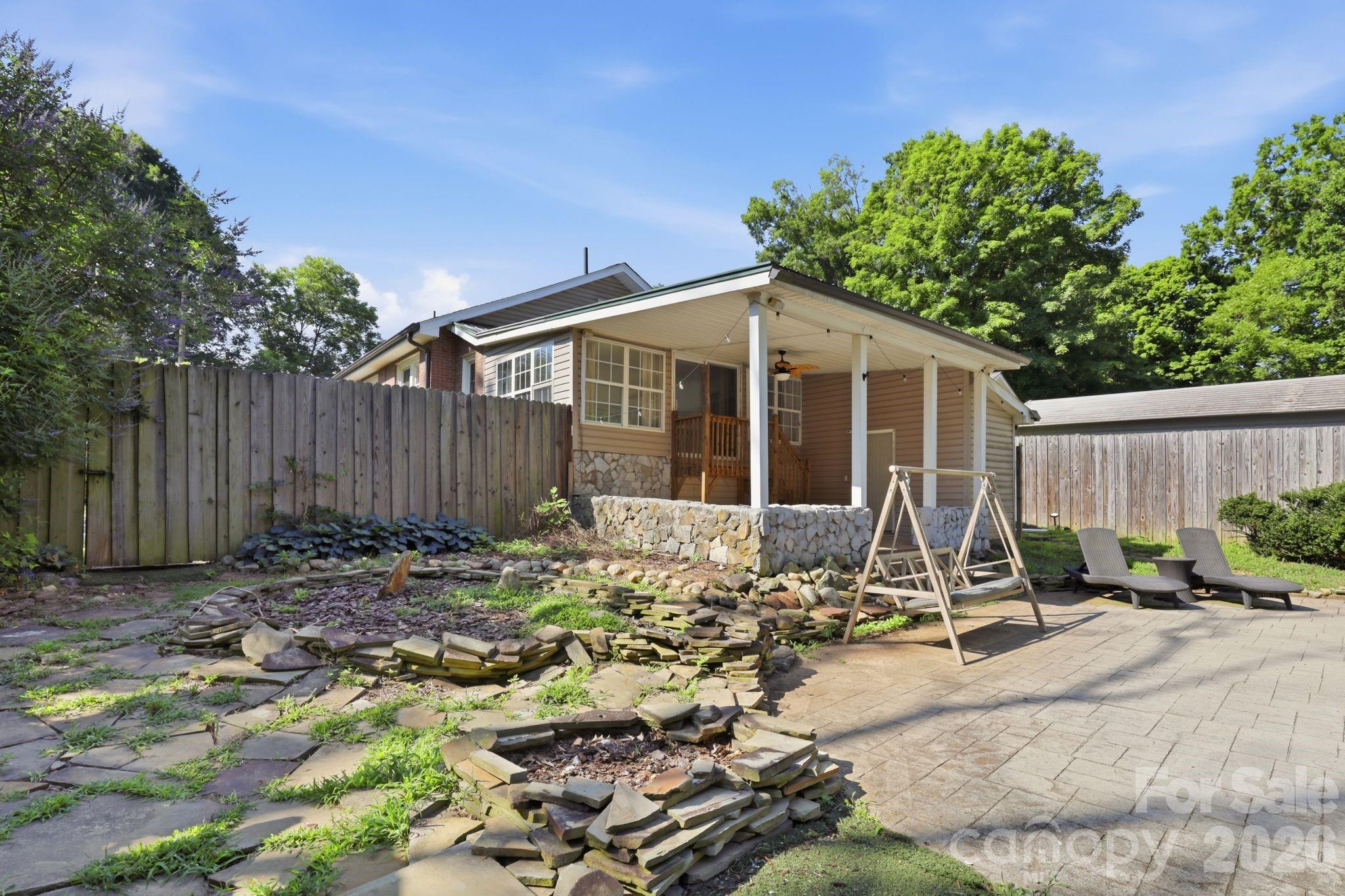 200 Feimster Street Property Photo 28