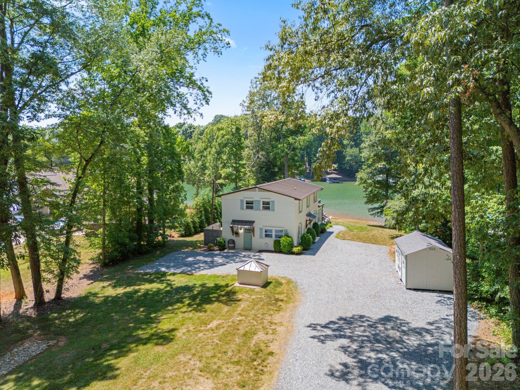383 Sundown Road Property Photo 4