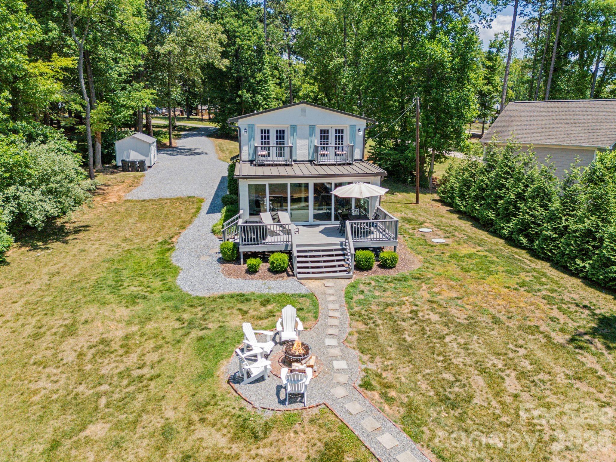 383 Sundown Road Property Photo 7
