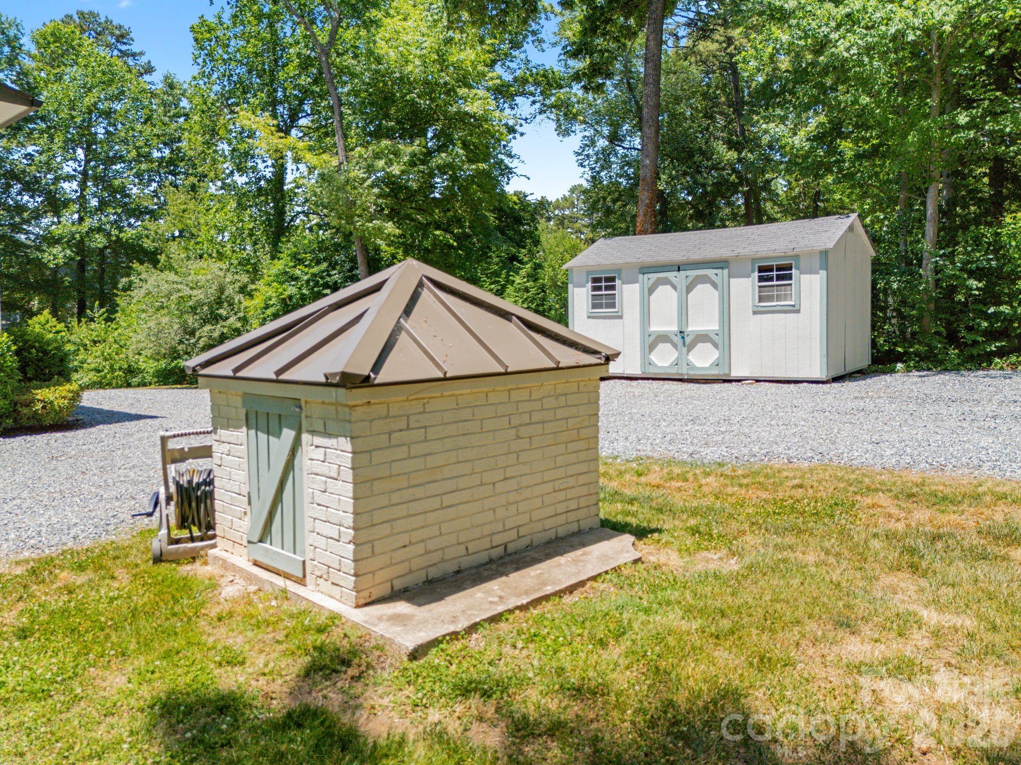 383 Sundown Road Property Photo 8
