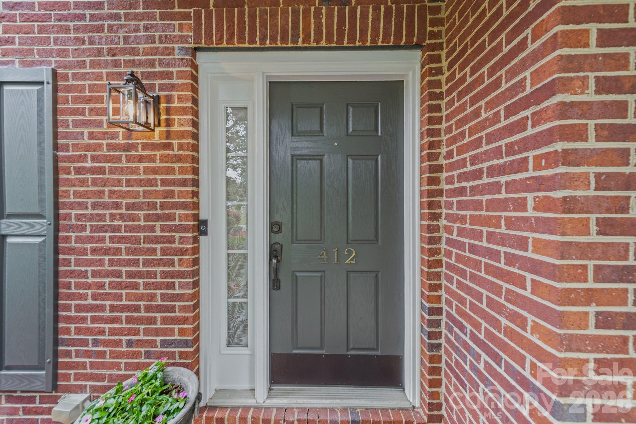 412 Amersham Lane Property Photo 6
