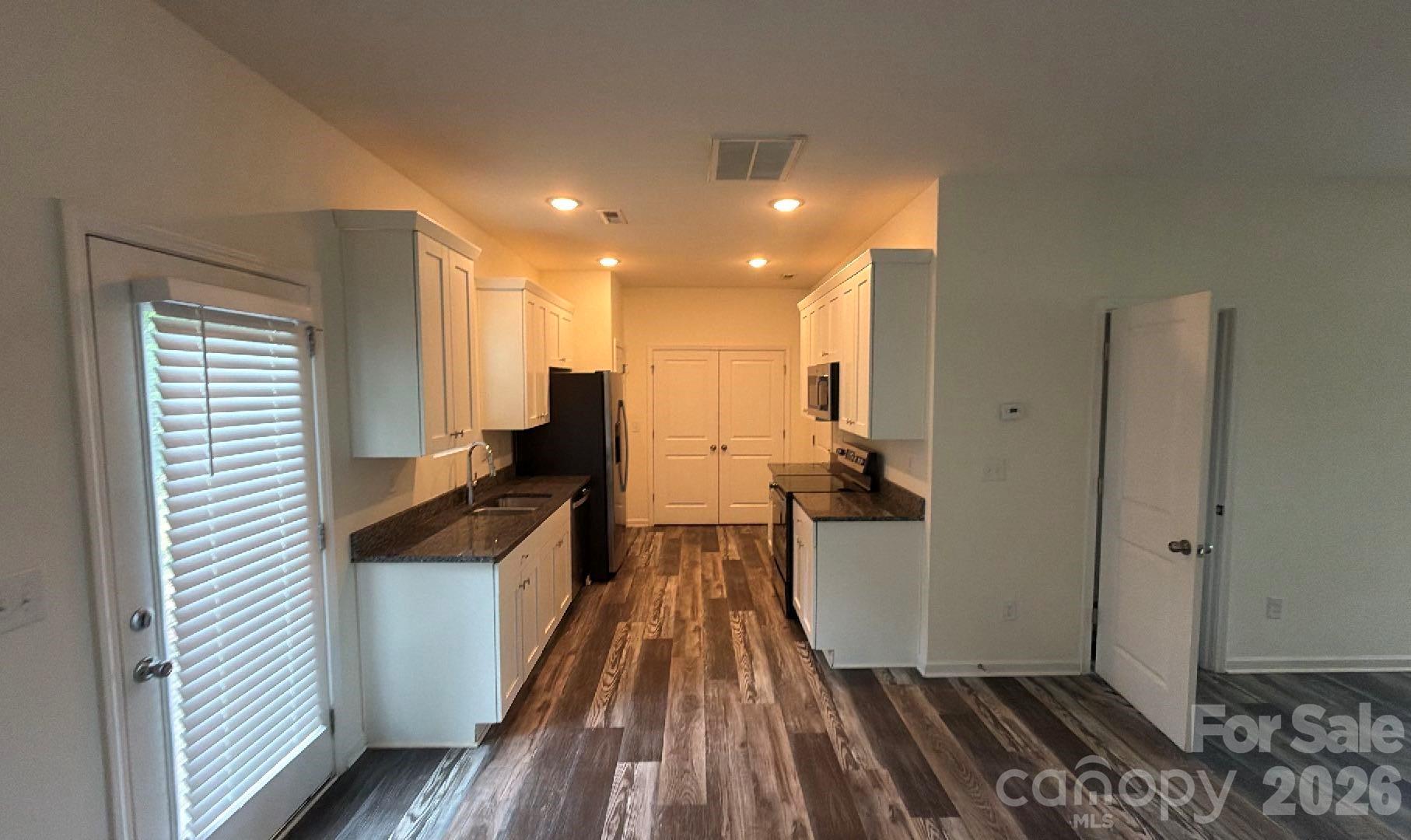 804 Jost Street Property Photo 5
