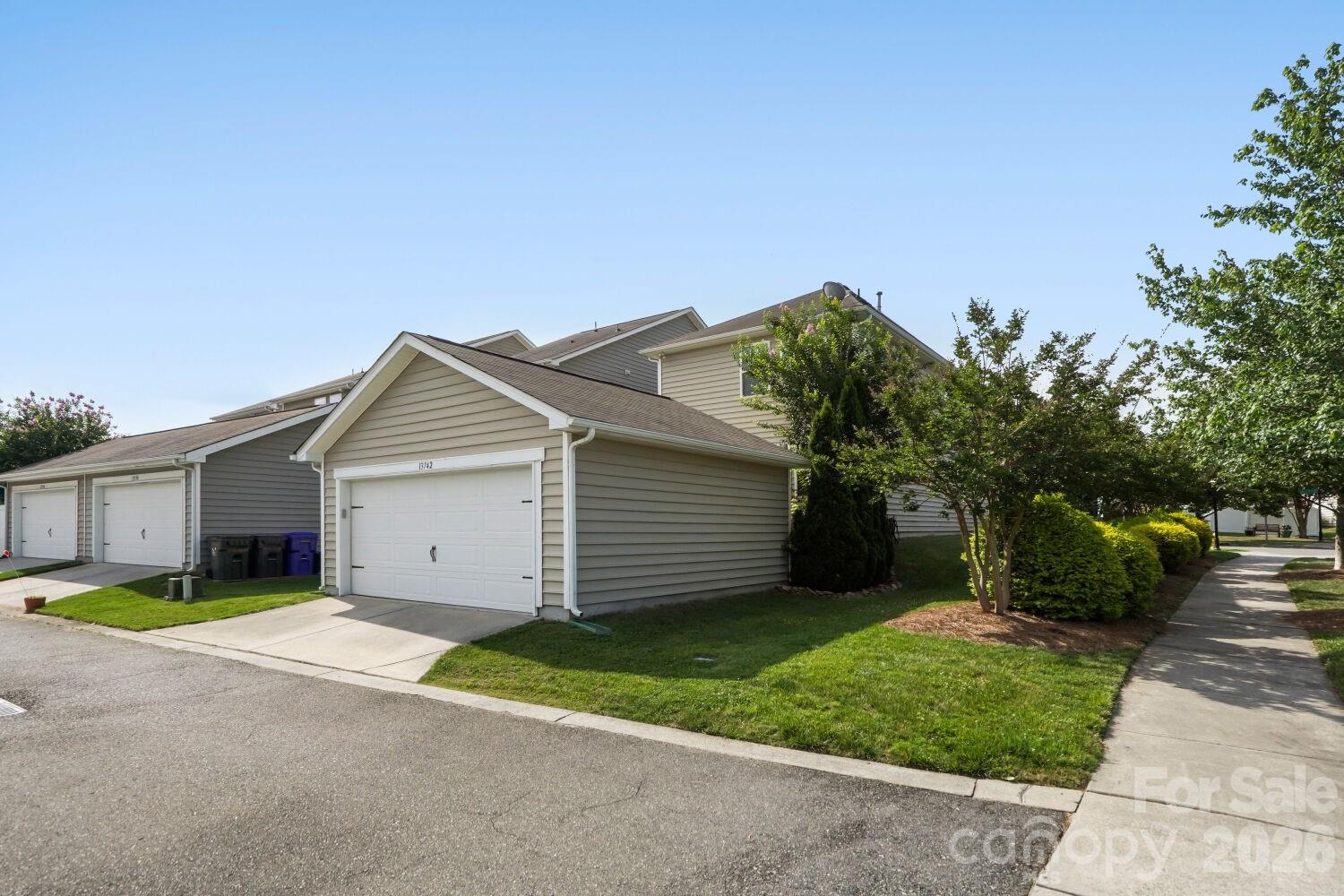 13742 Bonnerby Court Property Photo 25