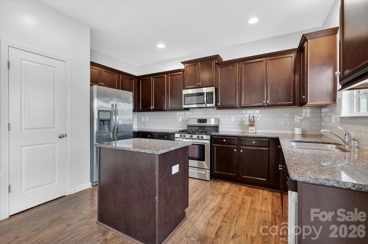 157 Kingsway Drive Property Photo 22