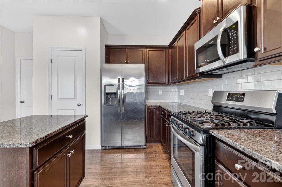 157 Kingsway Drive Property Photo 23