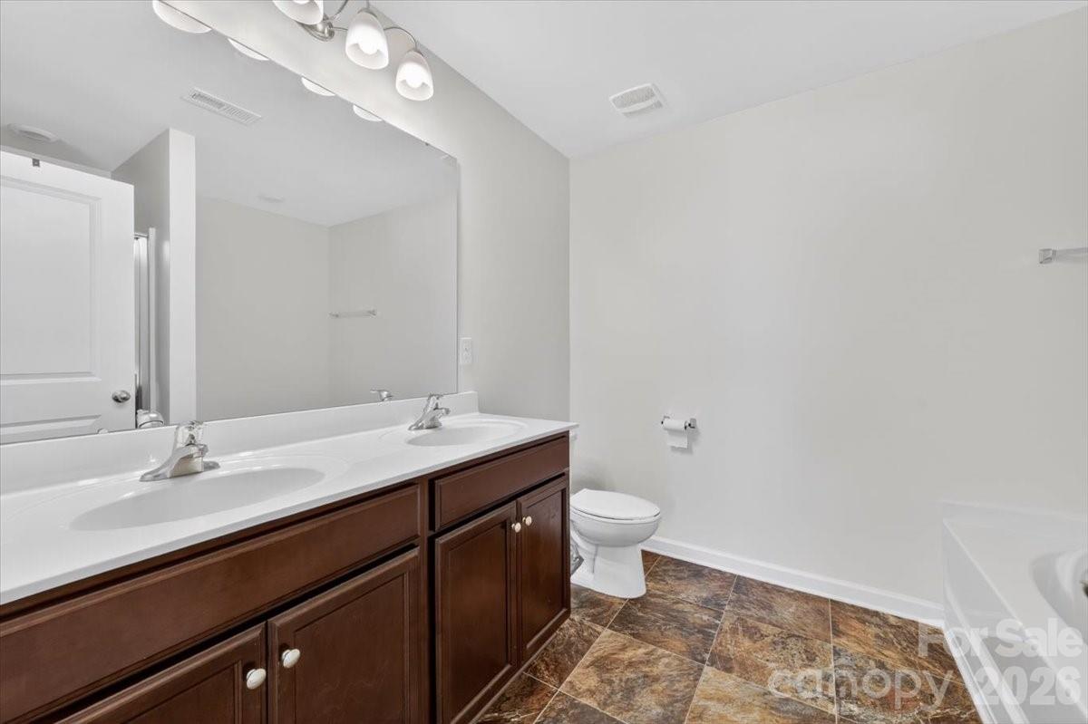 157 Kingsway Drive Property Photo 31