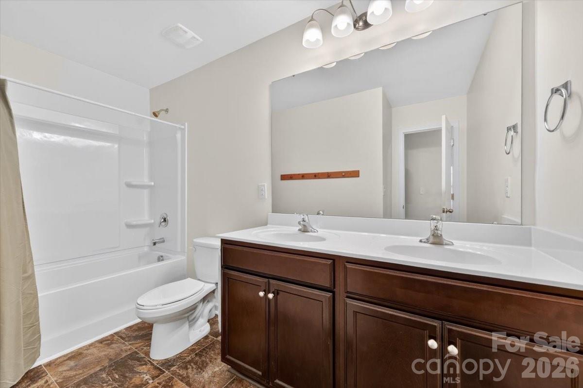 157 Kingsway Drive Property Photo 35