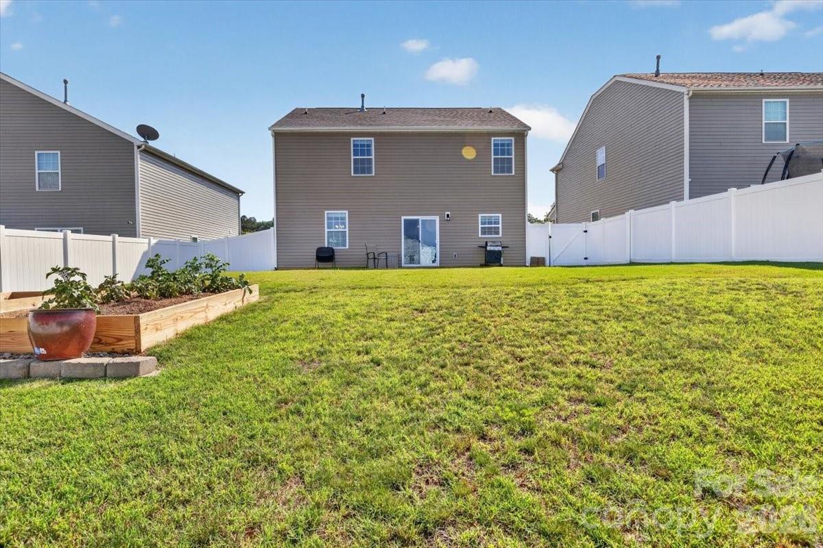 157 Kingsway Drive Property Photo 40