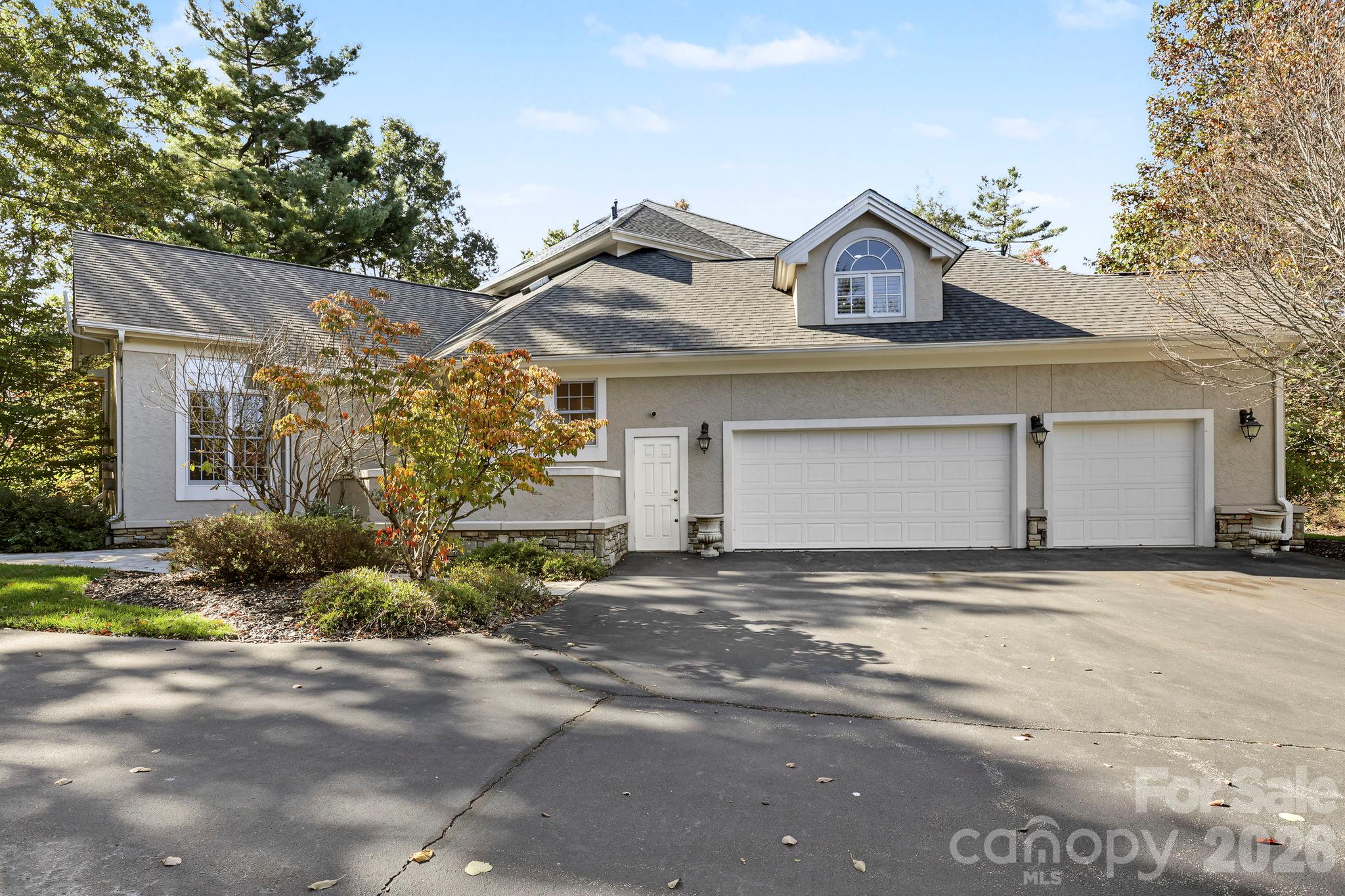 117 Founders Drive Property Photo 3