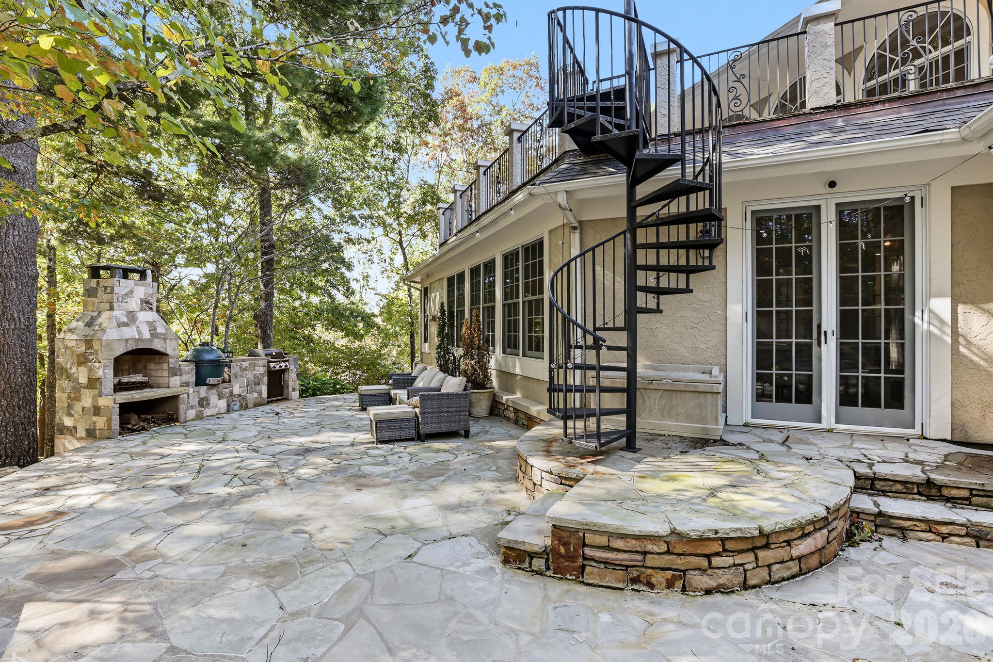117 Founders Drive Property Photo 4