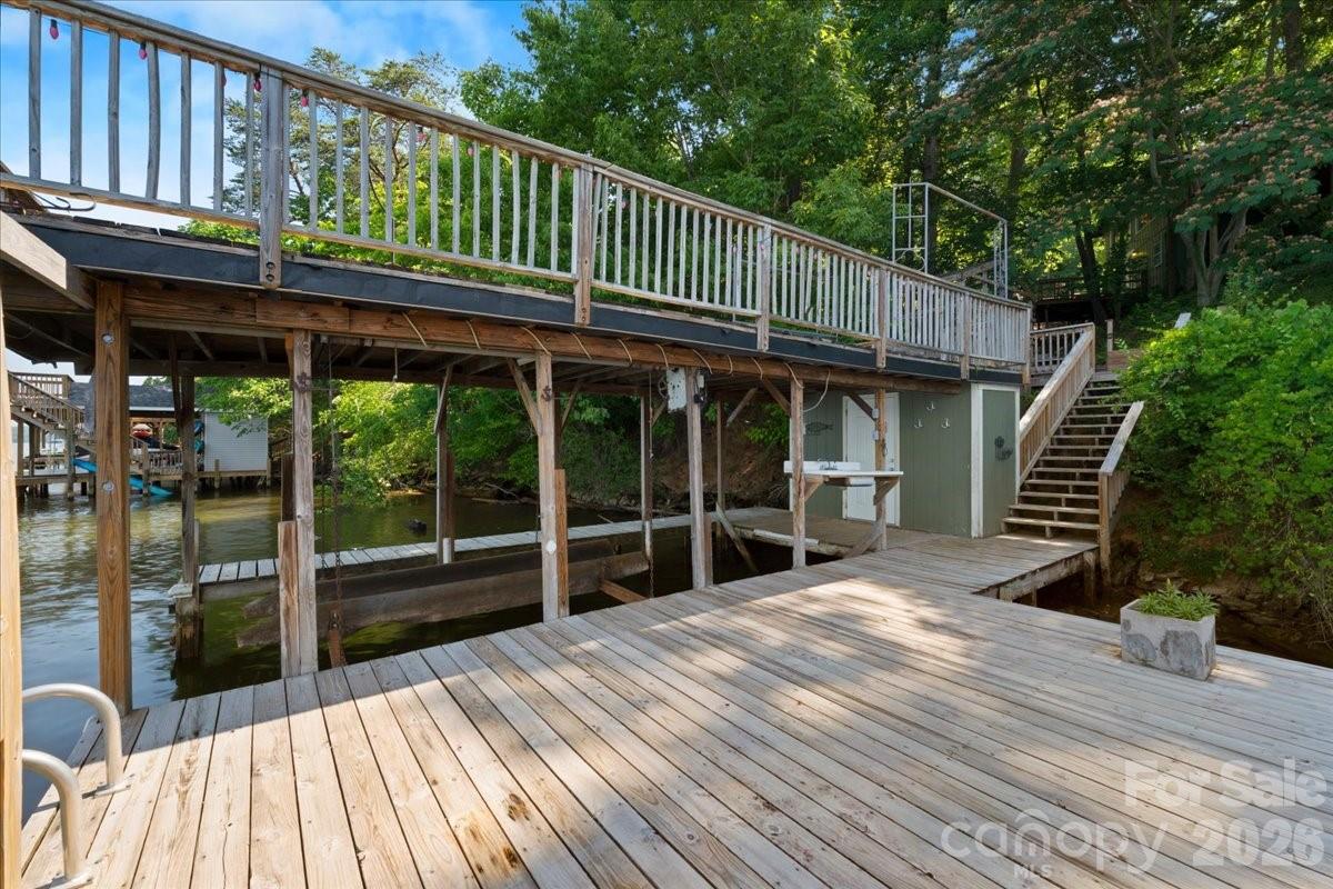 263 Lakewood Circle Property Photo 7