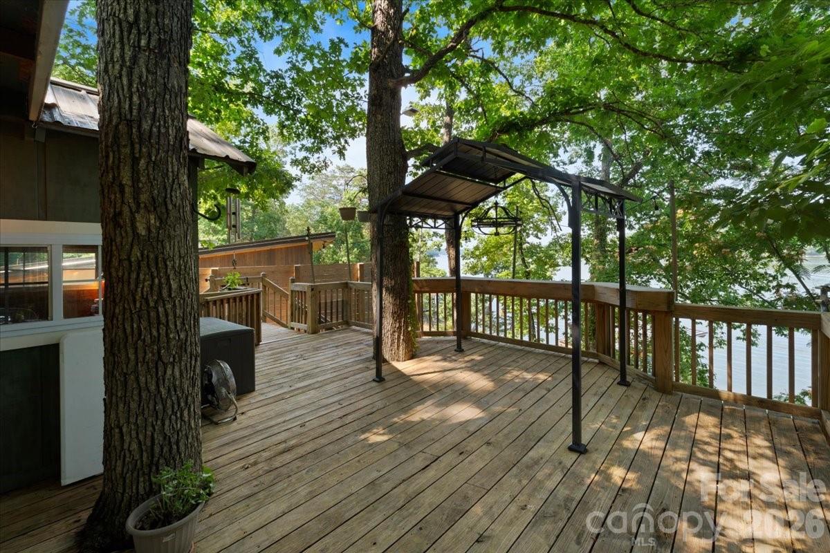 263 Lakewood Circle Property Photo 16