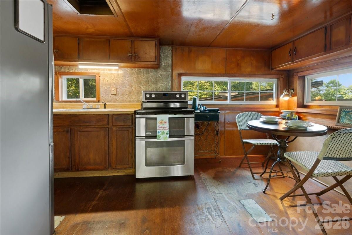 263 Lakewood Circle Property Photo 32