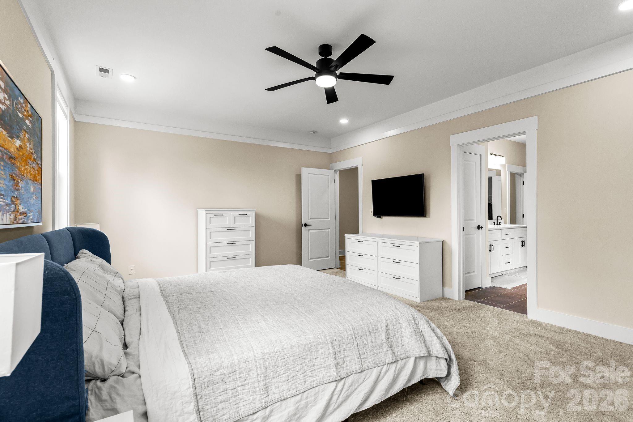 1002 Parkes Street Property Photo 16