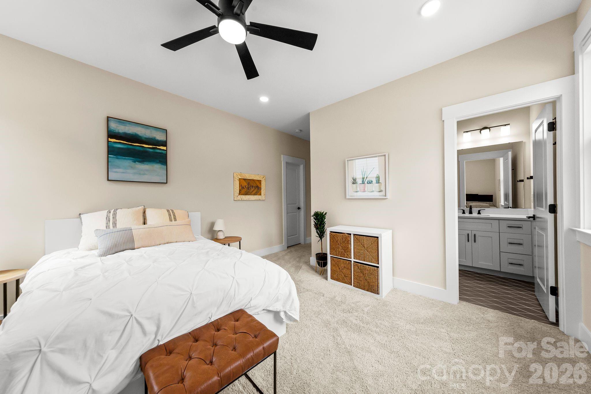 1002 Parkes Street Property Photo 21