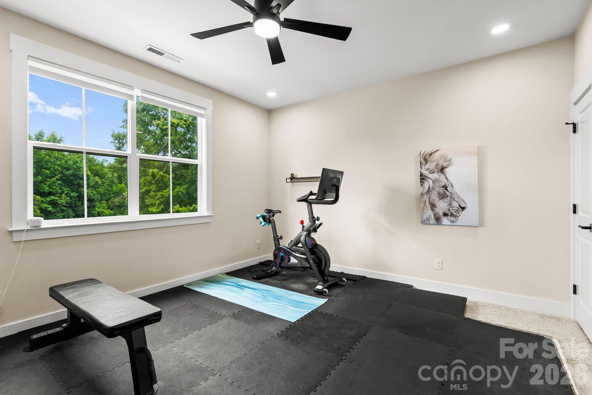 1002 Parkes Street Property Photo 23