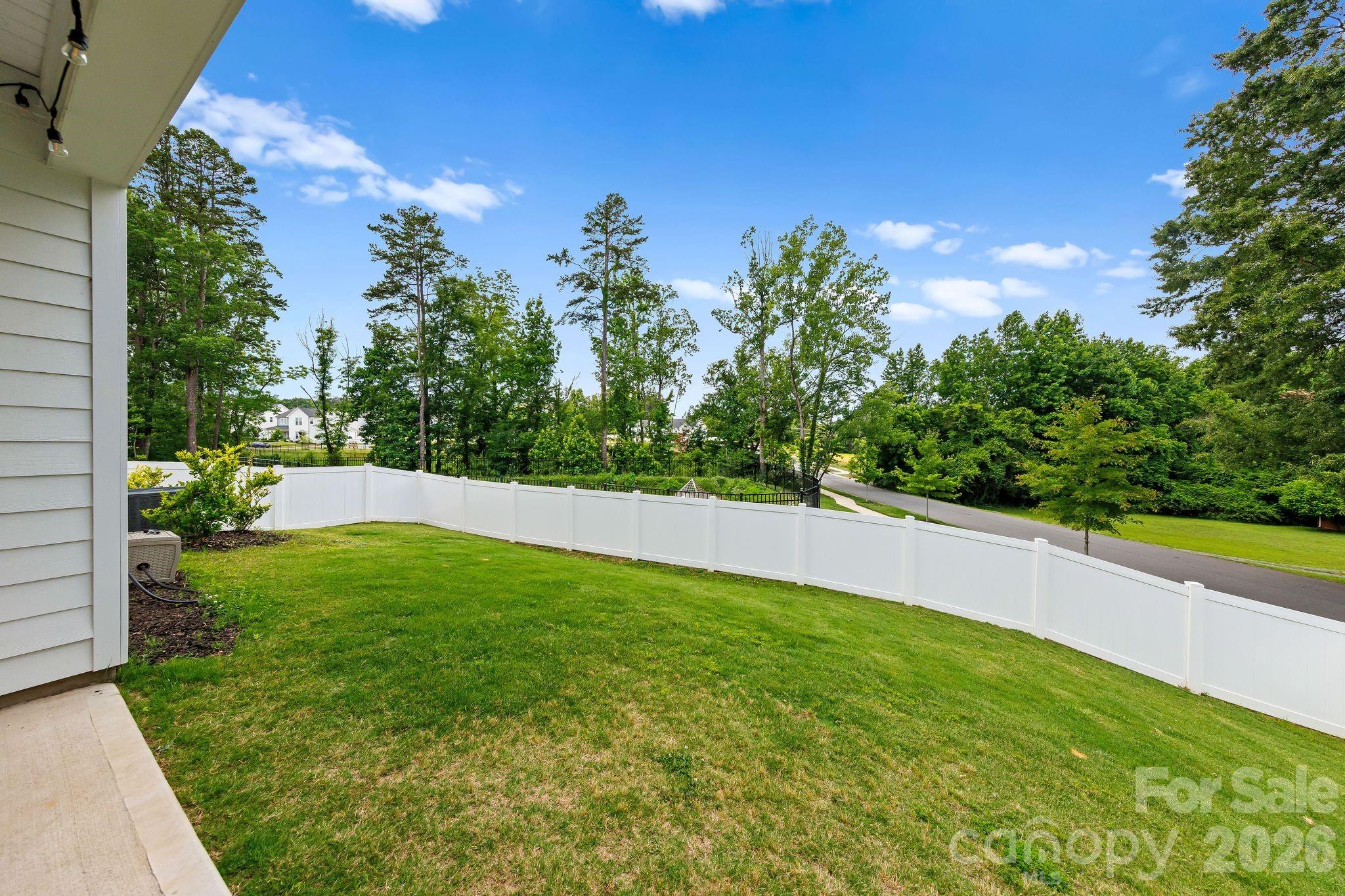 1002 Parkes Street Property Photo 28