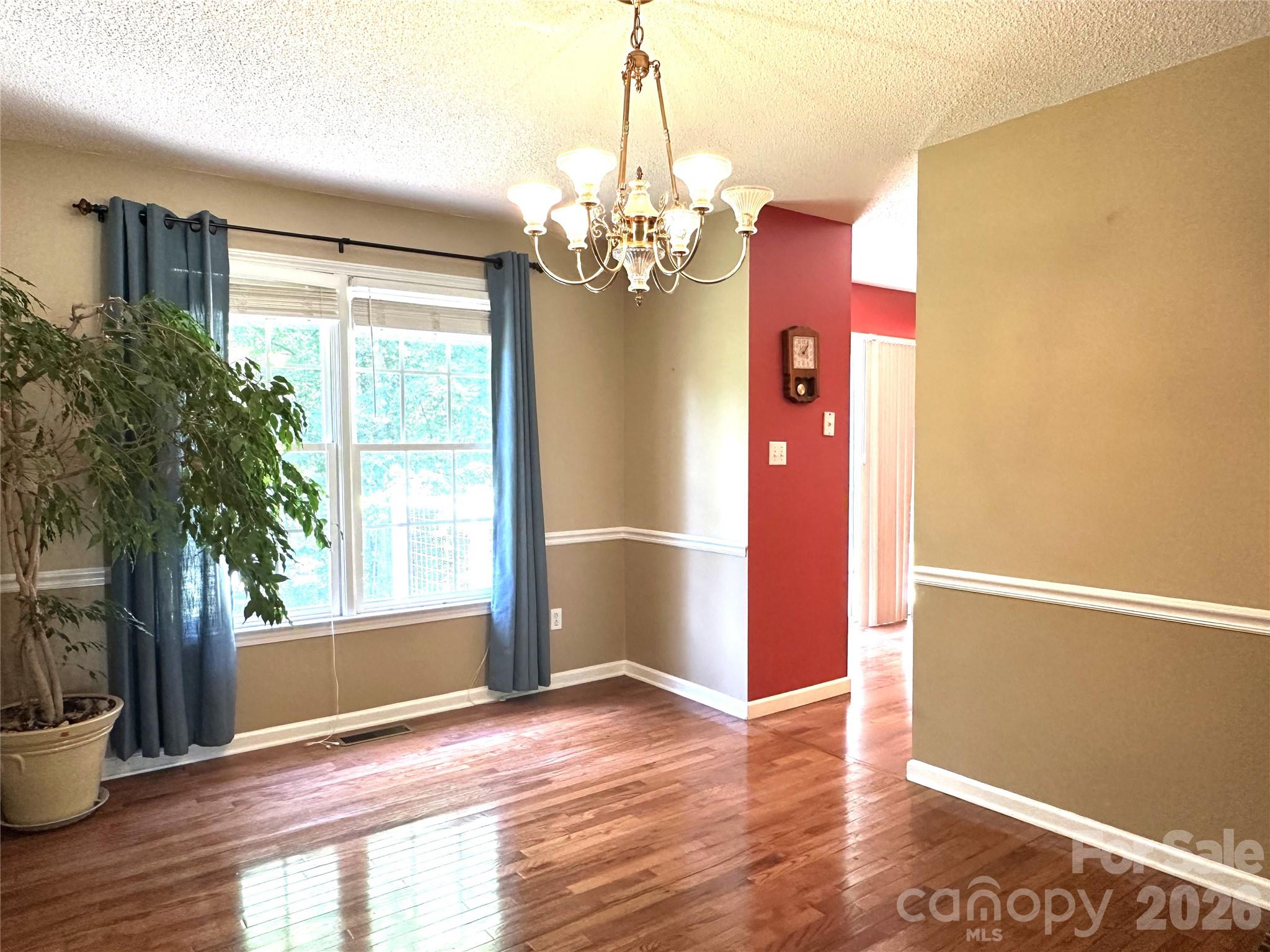 1724 Wellington Avenue Property Photo 11