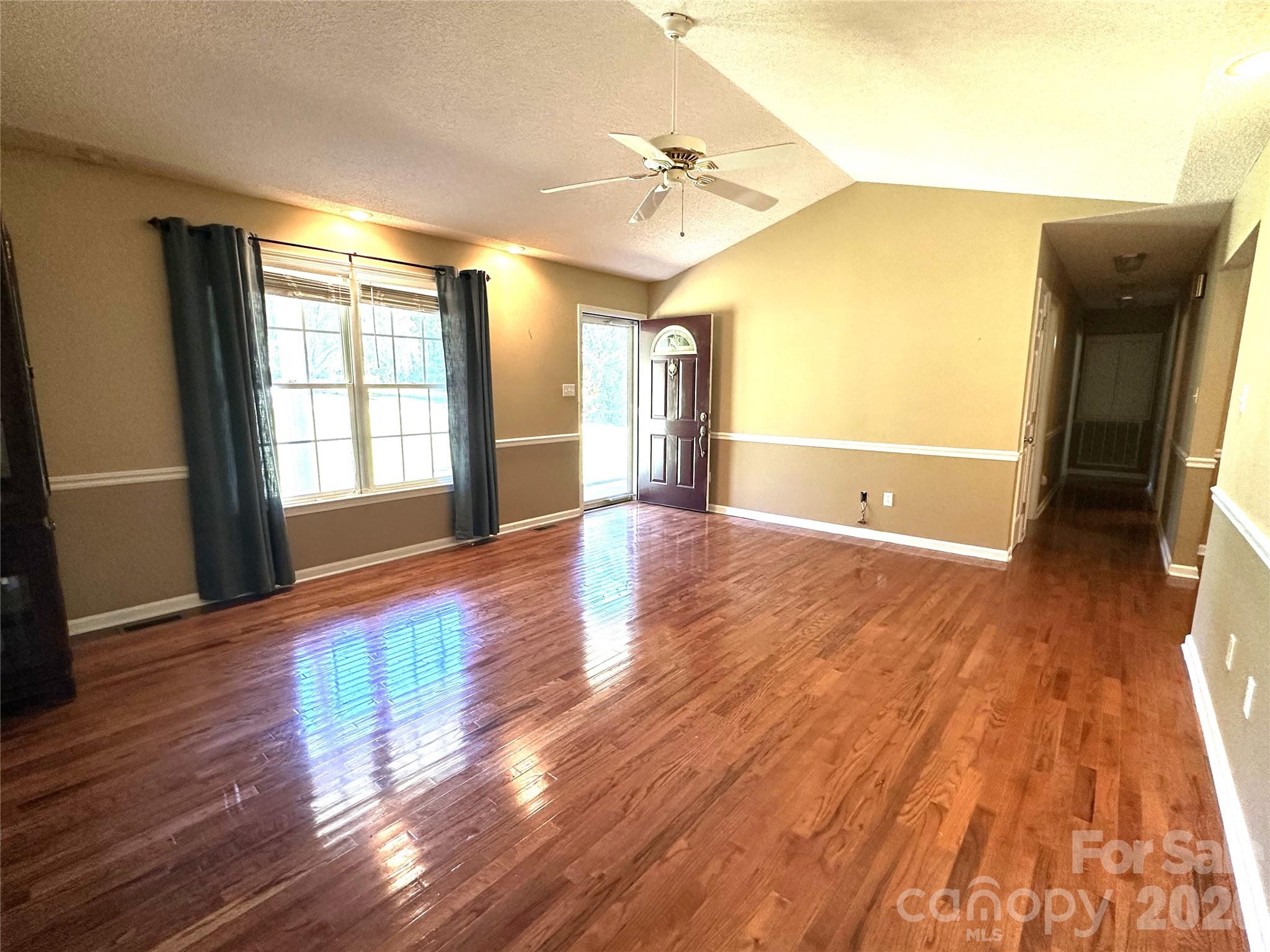 1724 Wellington Avenue Property Photo 16