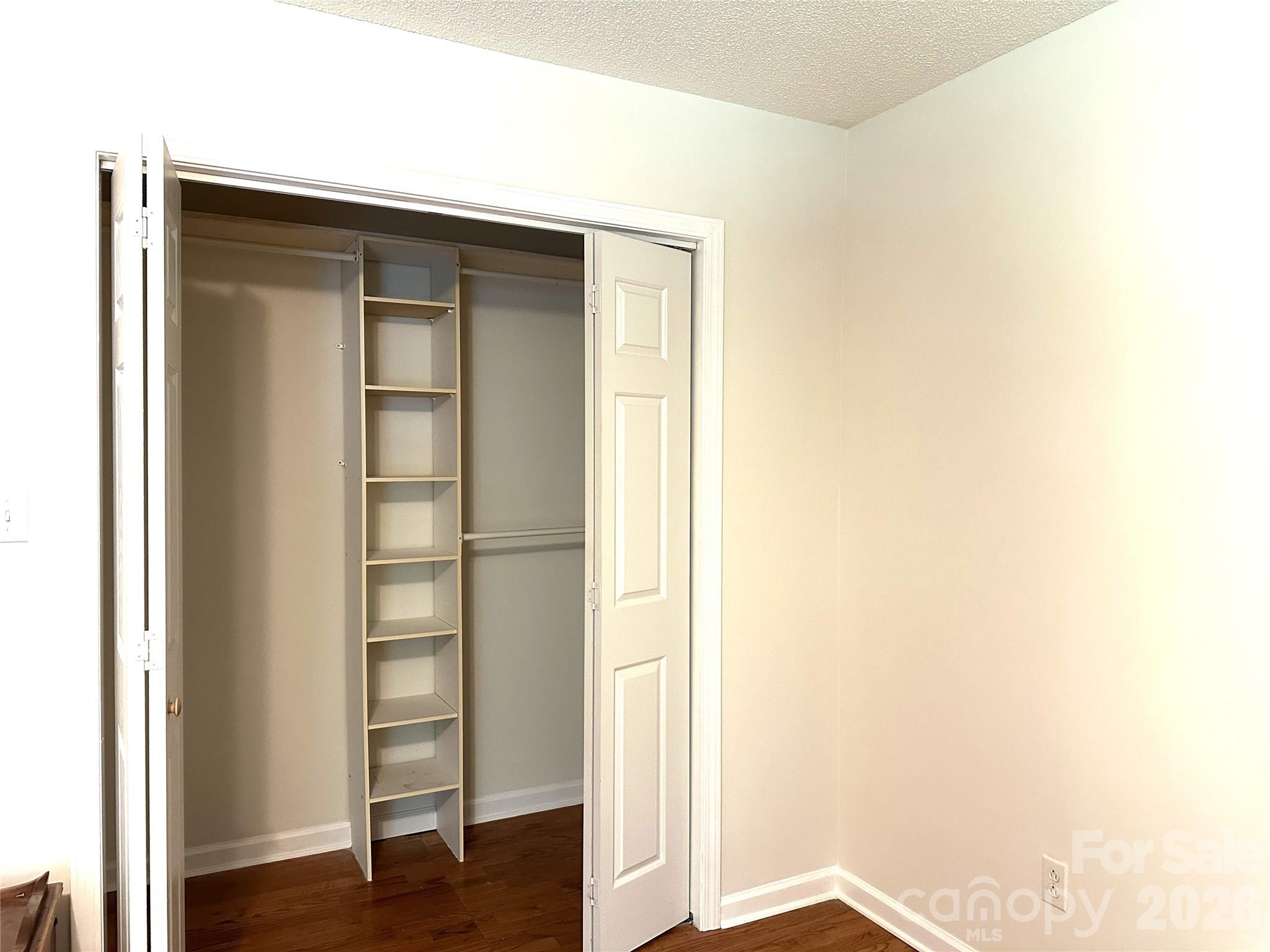 1724 Wellington Avenue Property Photo 21