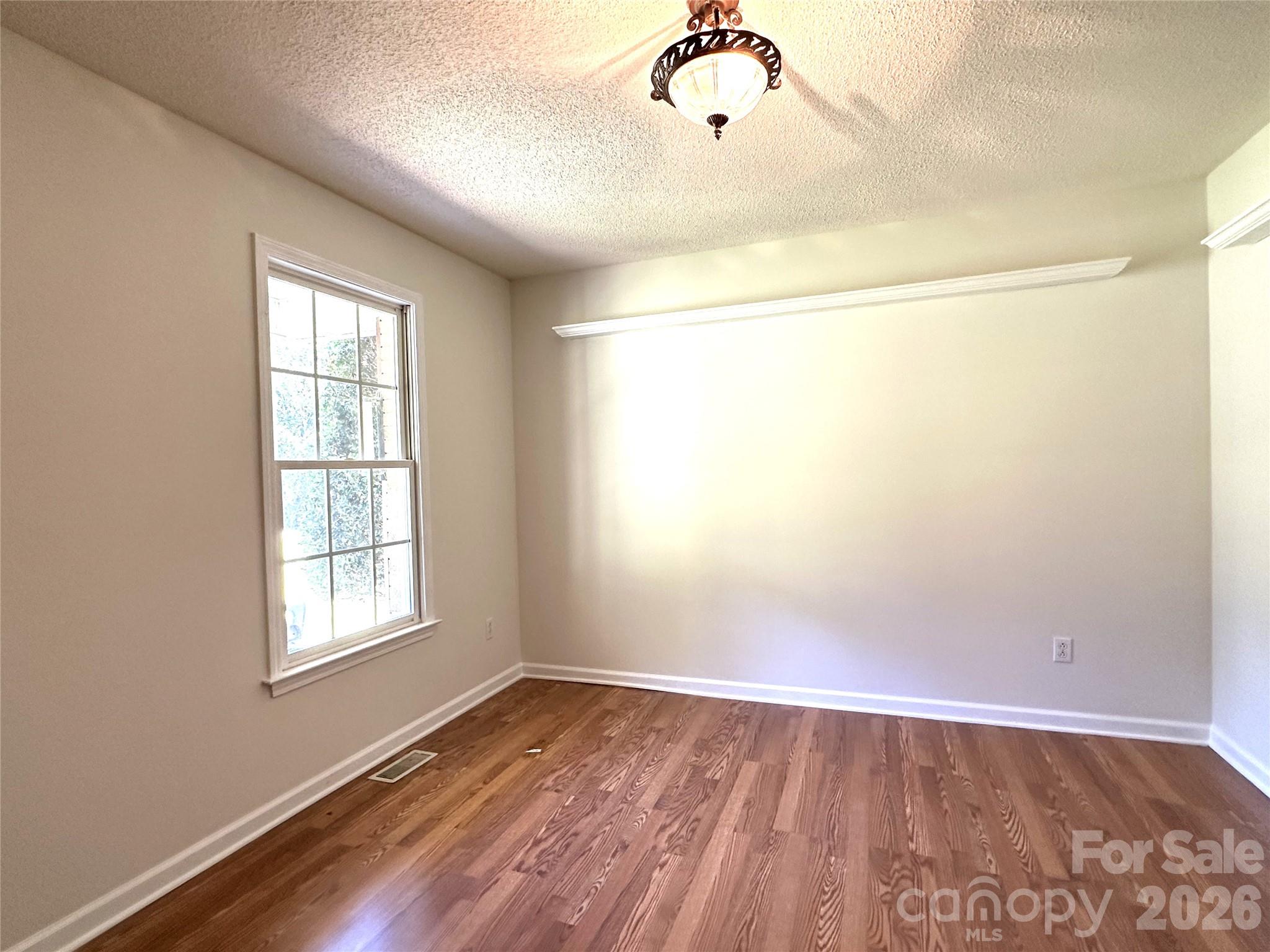 1724 Wellington Avenue Property Photo 27