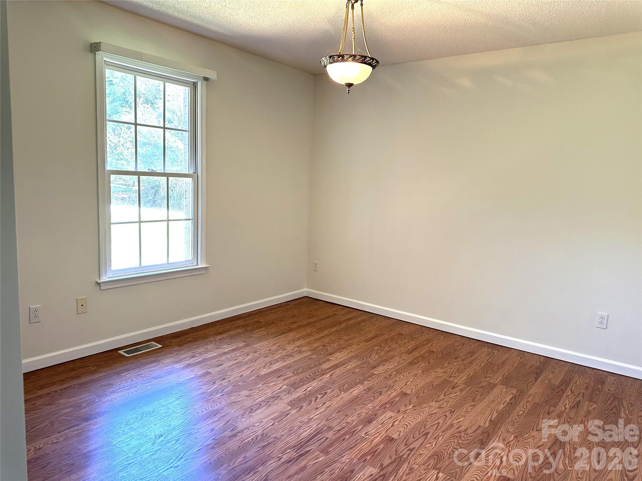 1724 Wellington Avenue Property Photo 28