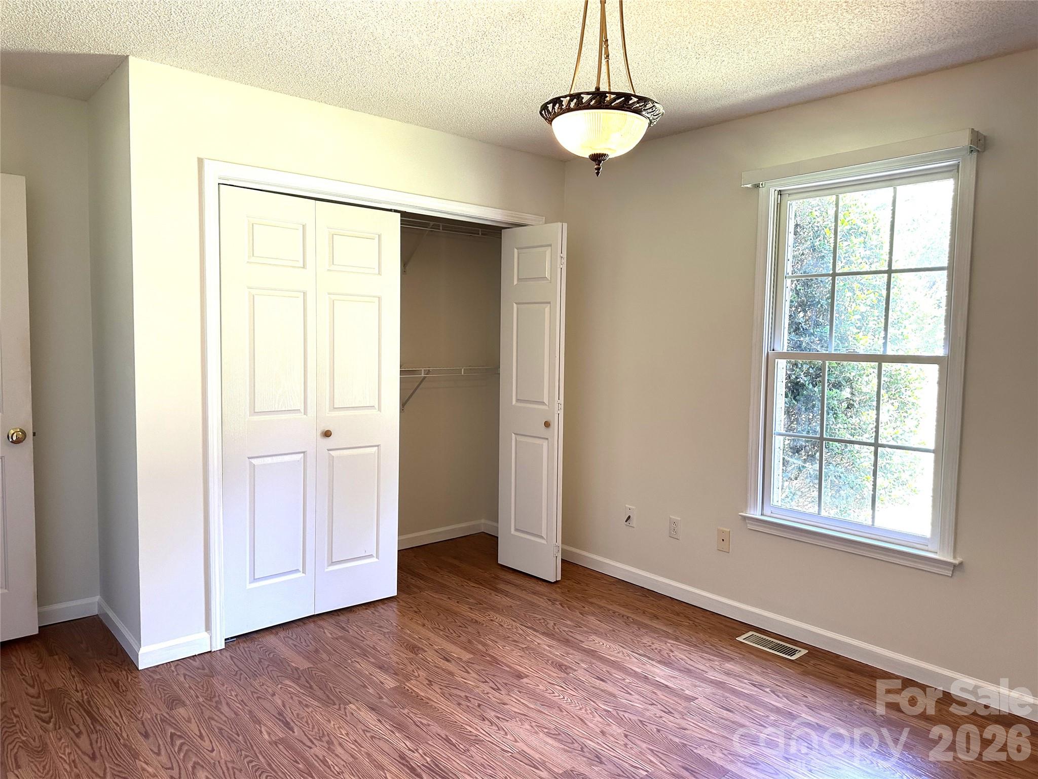 1724 Wellington Avenue Property Photo 29