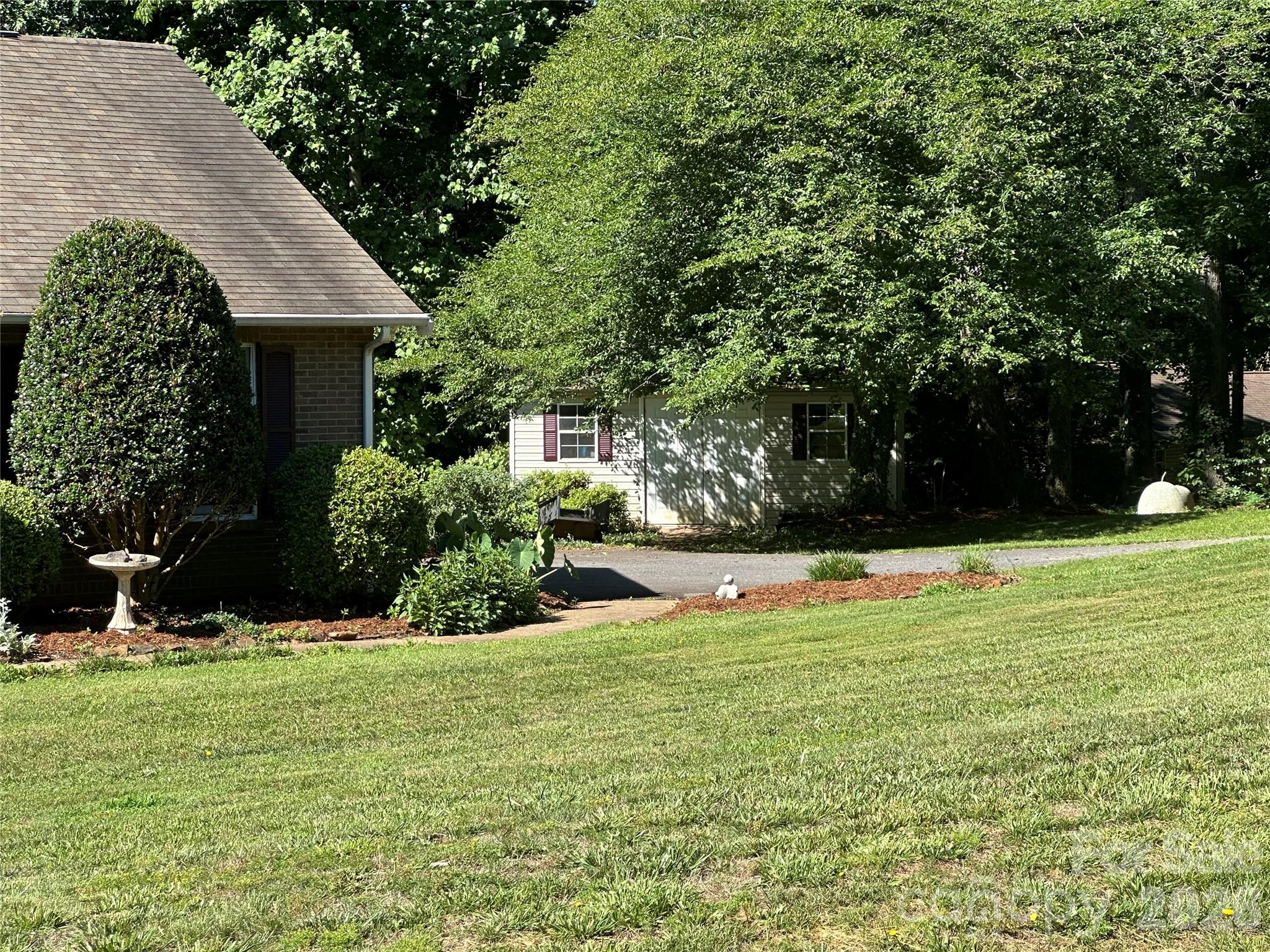 1724 Wellington Avenue Property Photo 31