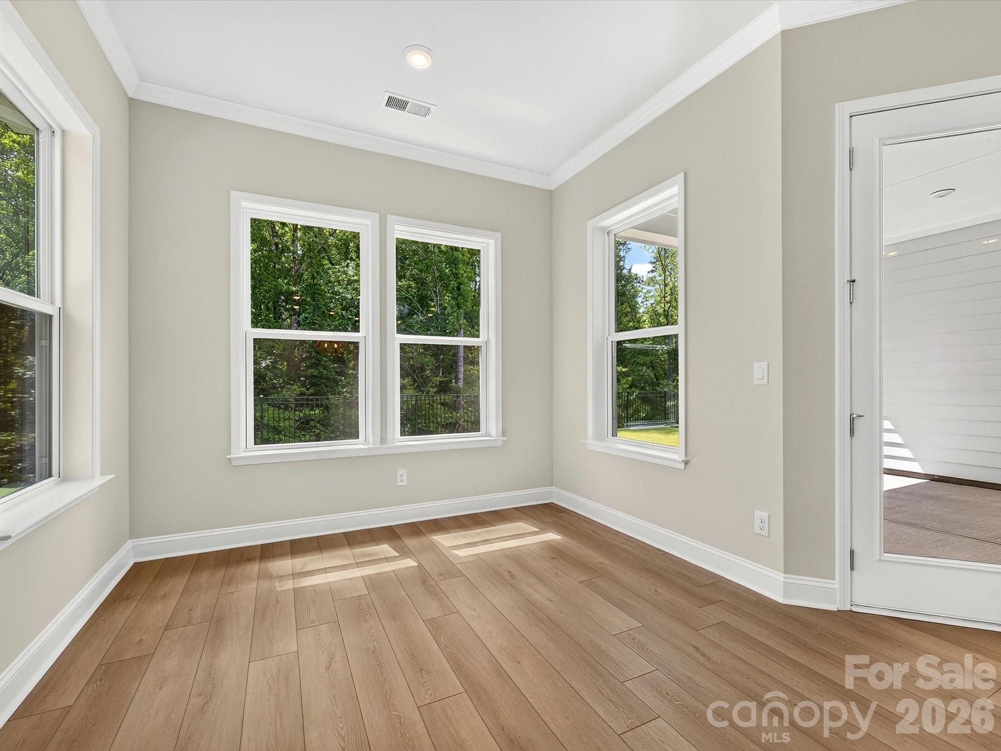 1133 Pastoral Place Property Photo 4
