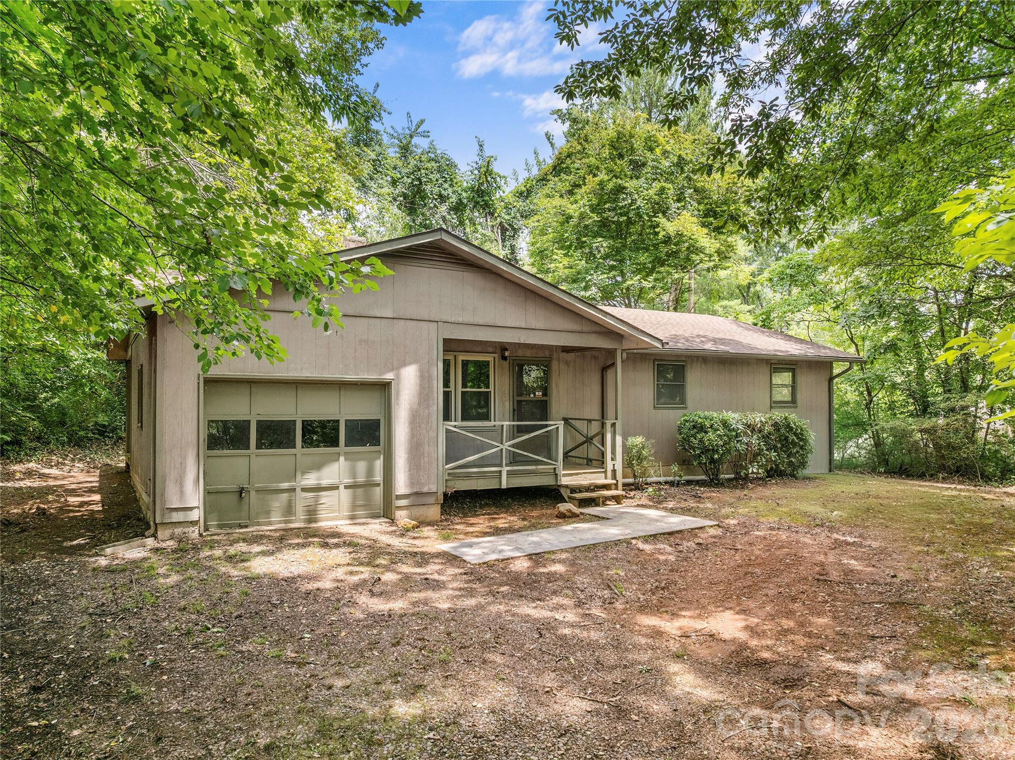 100 Stonewall Avenue Property Photo 2