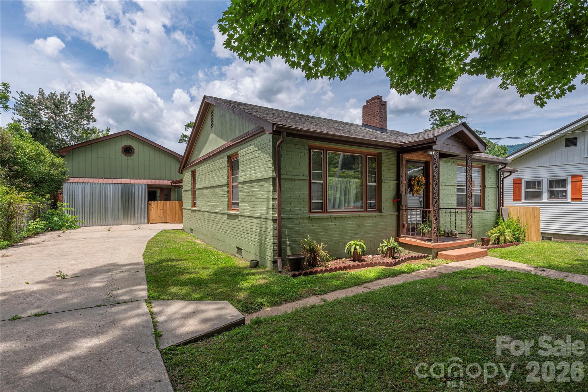 1236 Brown Avenue Property Photo 1