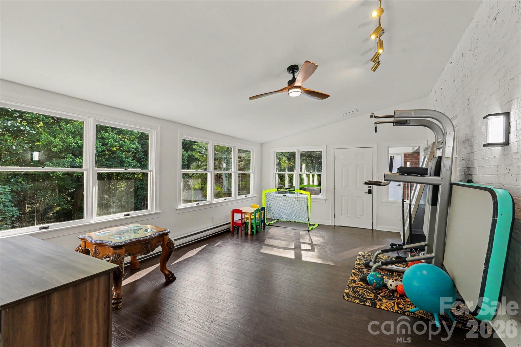 2814 Winding Oak Drive Property Photo 19