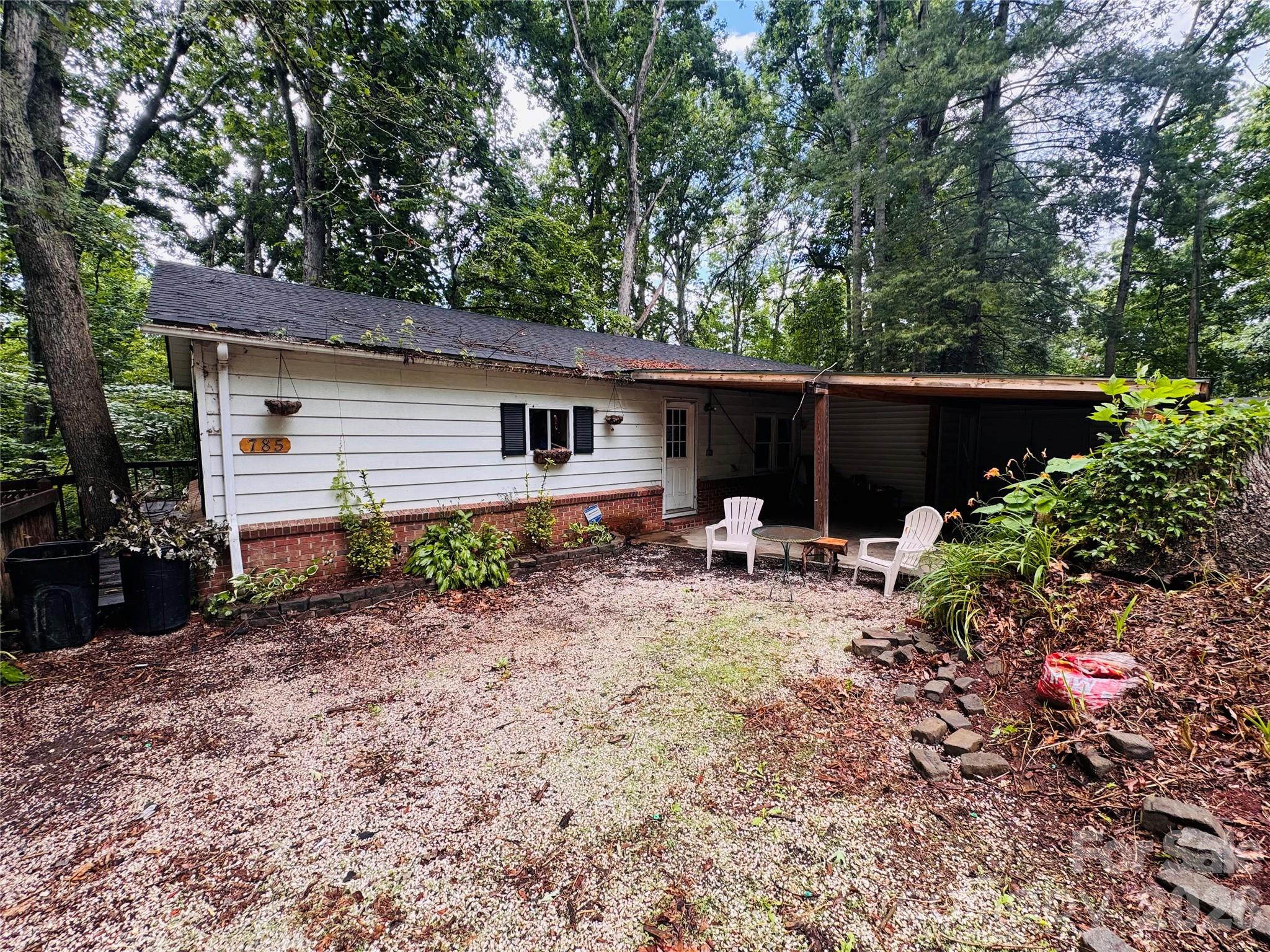 785 Hutch Mountain Road Property Photo 1
