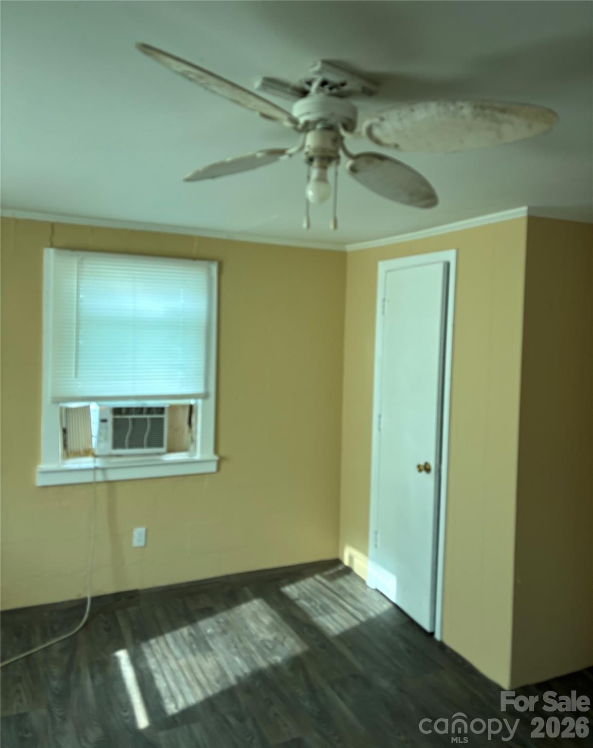 209 Rickenbacker Street Property Photo 6
