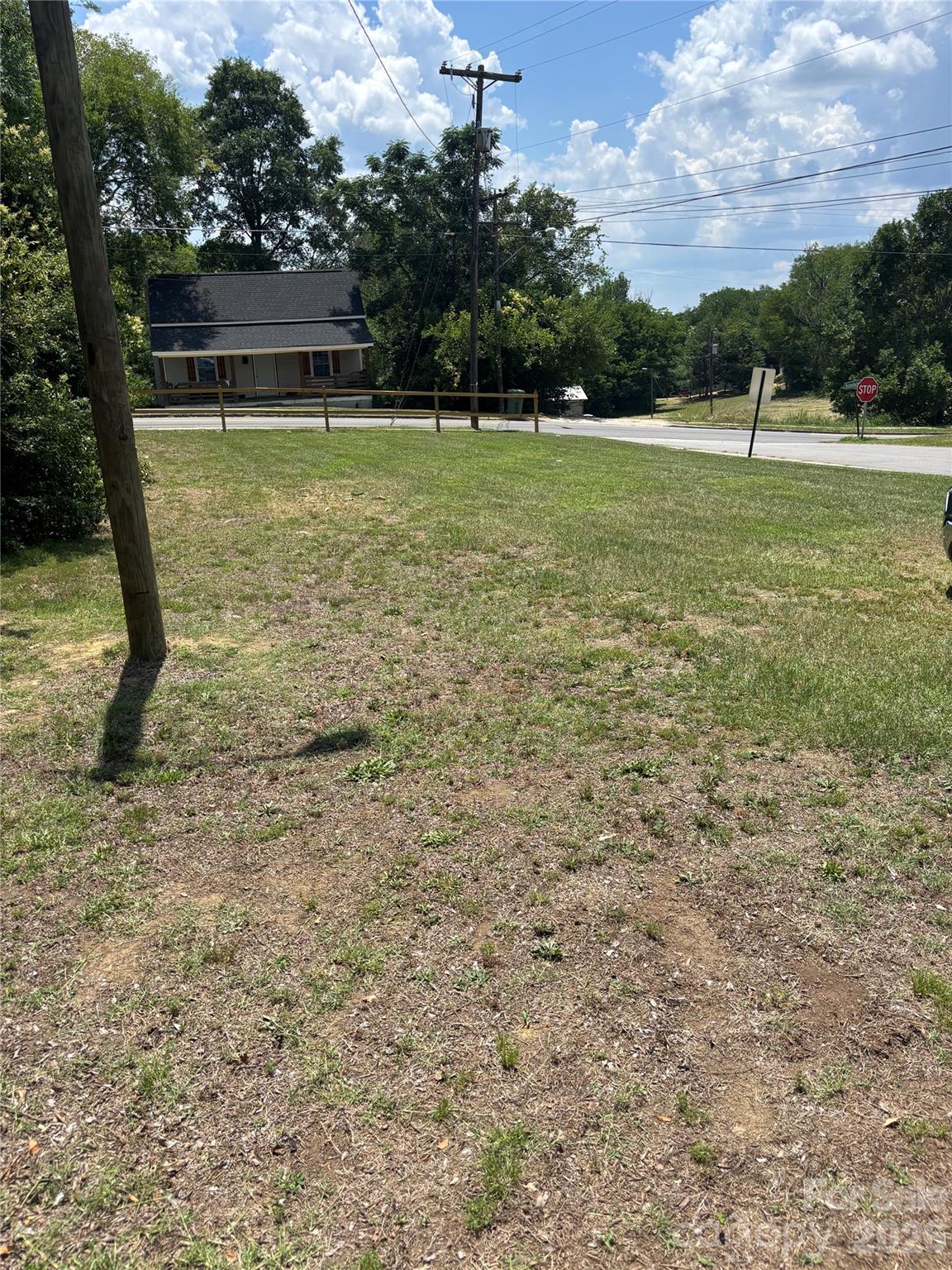 209 Rickenbacker Street Property Photo 15