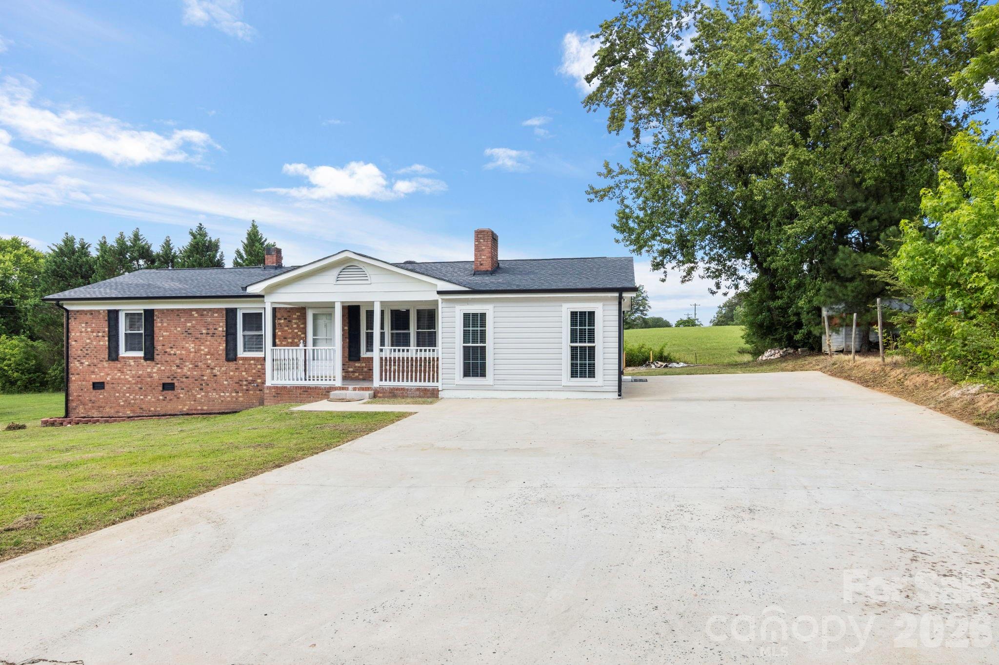 904 Long Street Property Photo 2