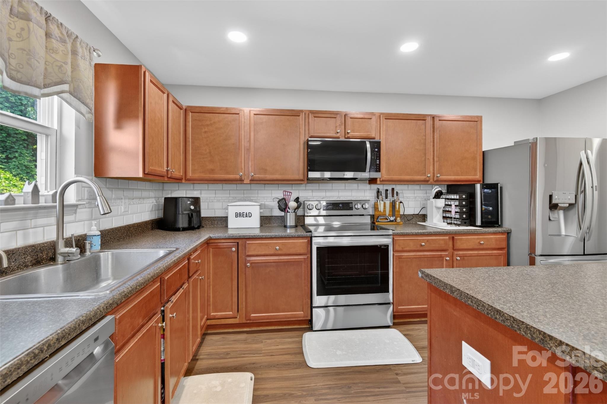 1200 Catawba Run Property Photo 12