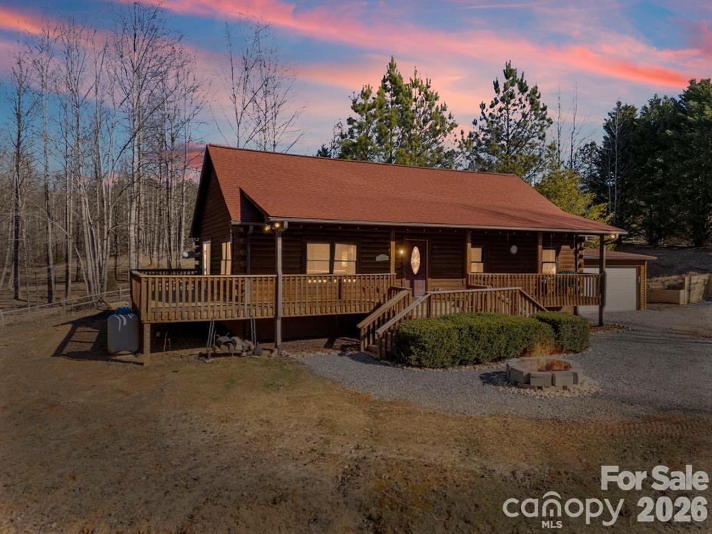 114 Woodstock Lane Property Photo 1