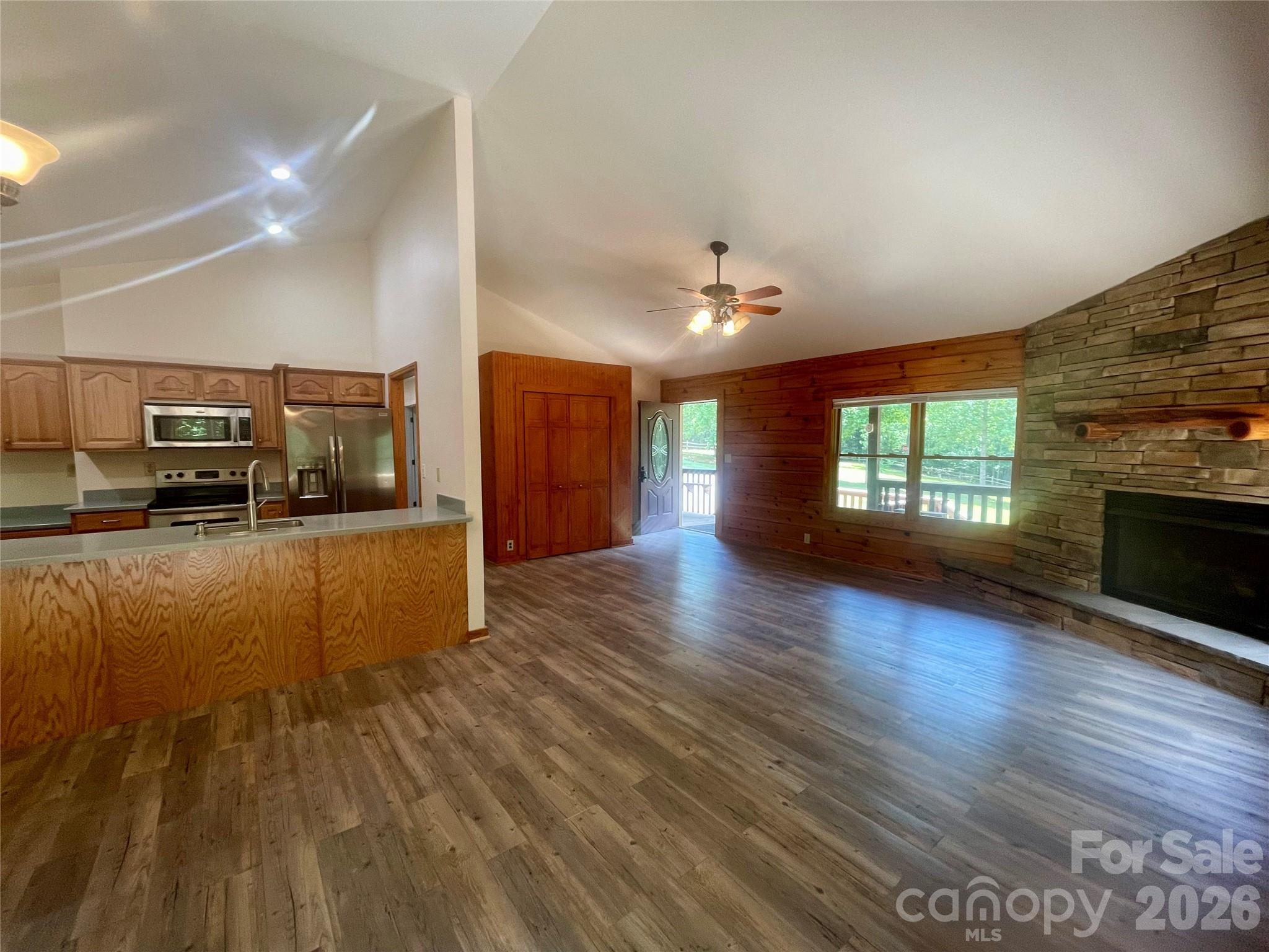 114 Woodstock Lane Property Photo 12