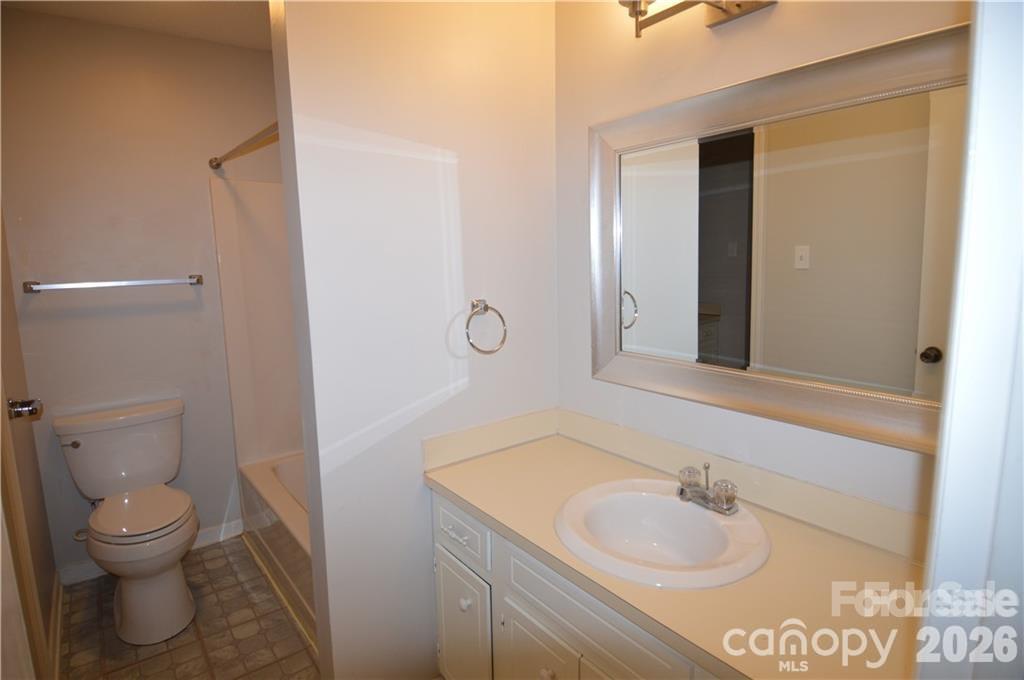 11701 Shandon Circle Property Photo 8