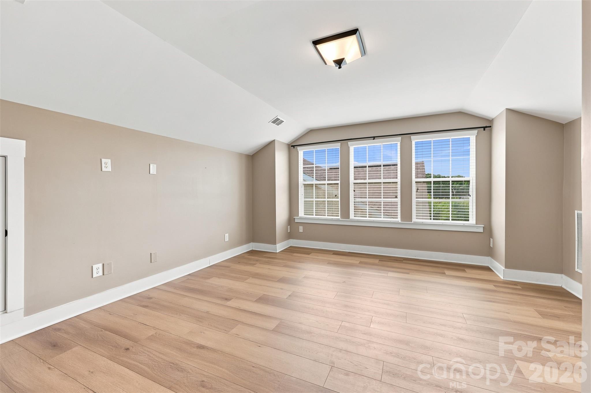 2104 Woodward Avenue Property Photo 27