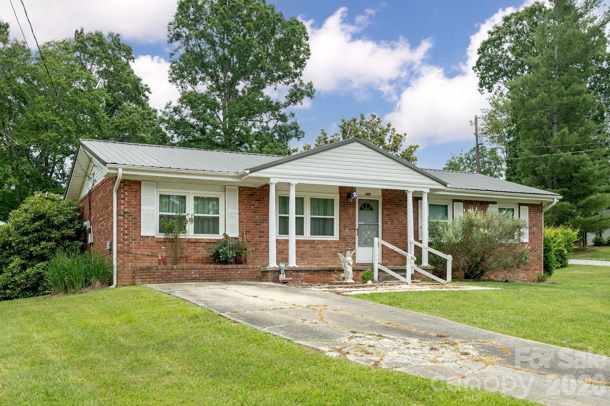 107 Maywood Road Property Photo 2