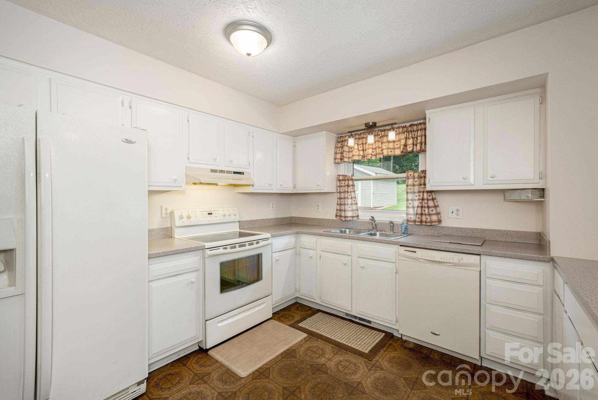 107 Maywood Road Property Photo 8