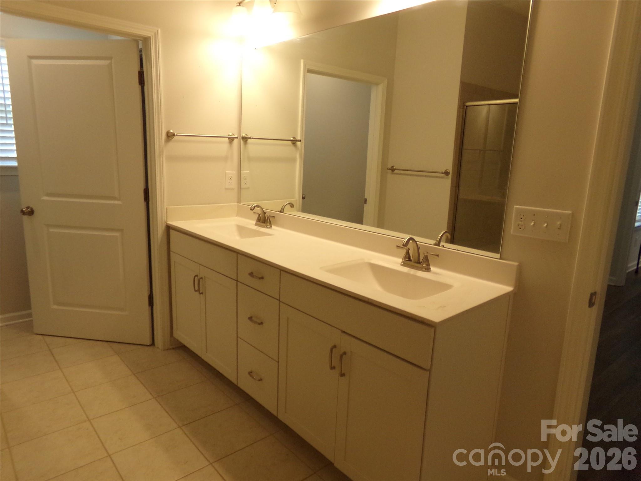 517 Ardsley Drive Property Photo 10