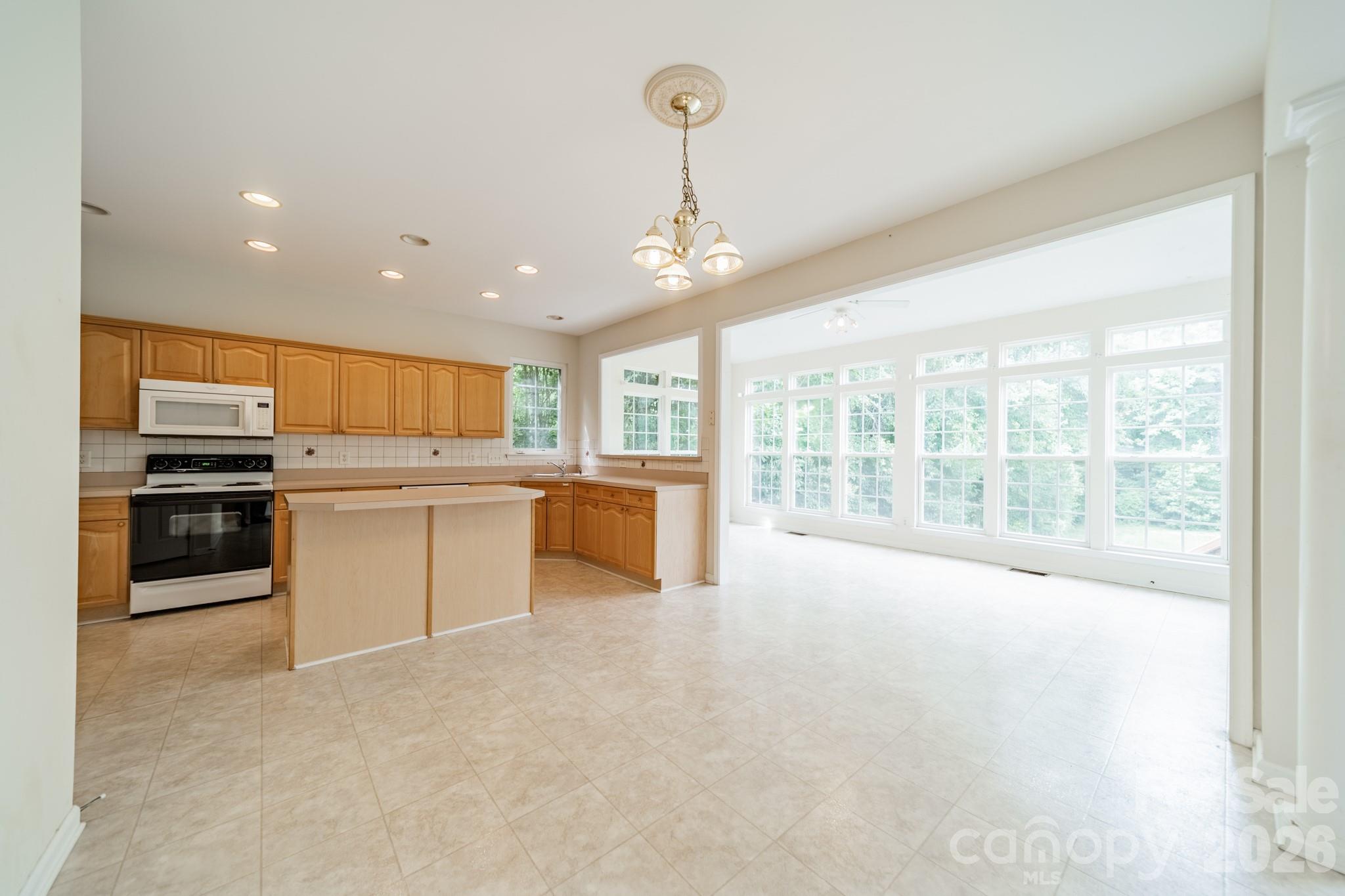 10805 Wilklee Drive Property Photo 14