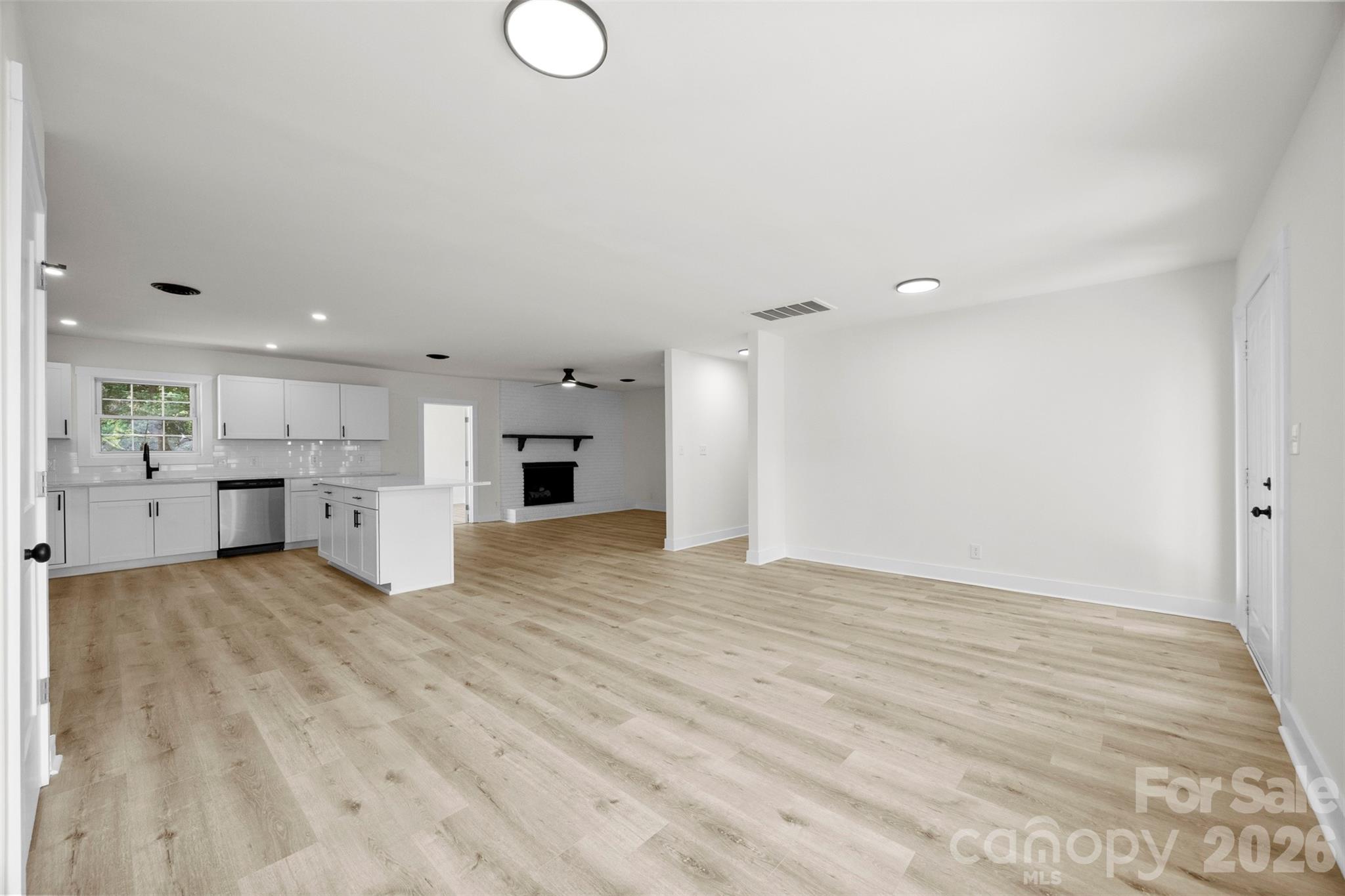 5421 Maplewood Lane Property Photo 6