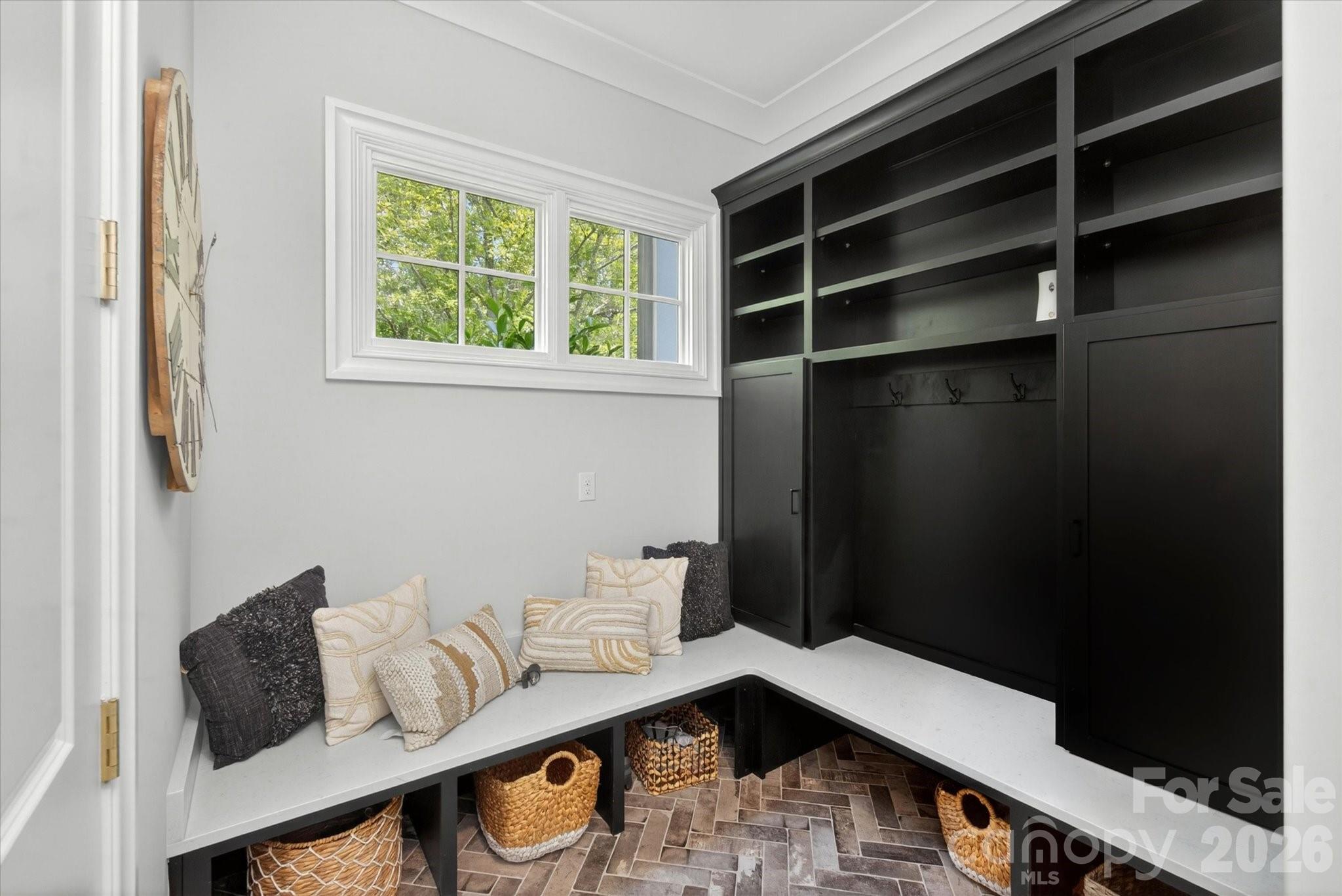 301 Skyecroft Way Property Photo 15