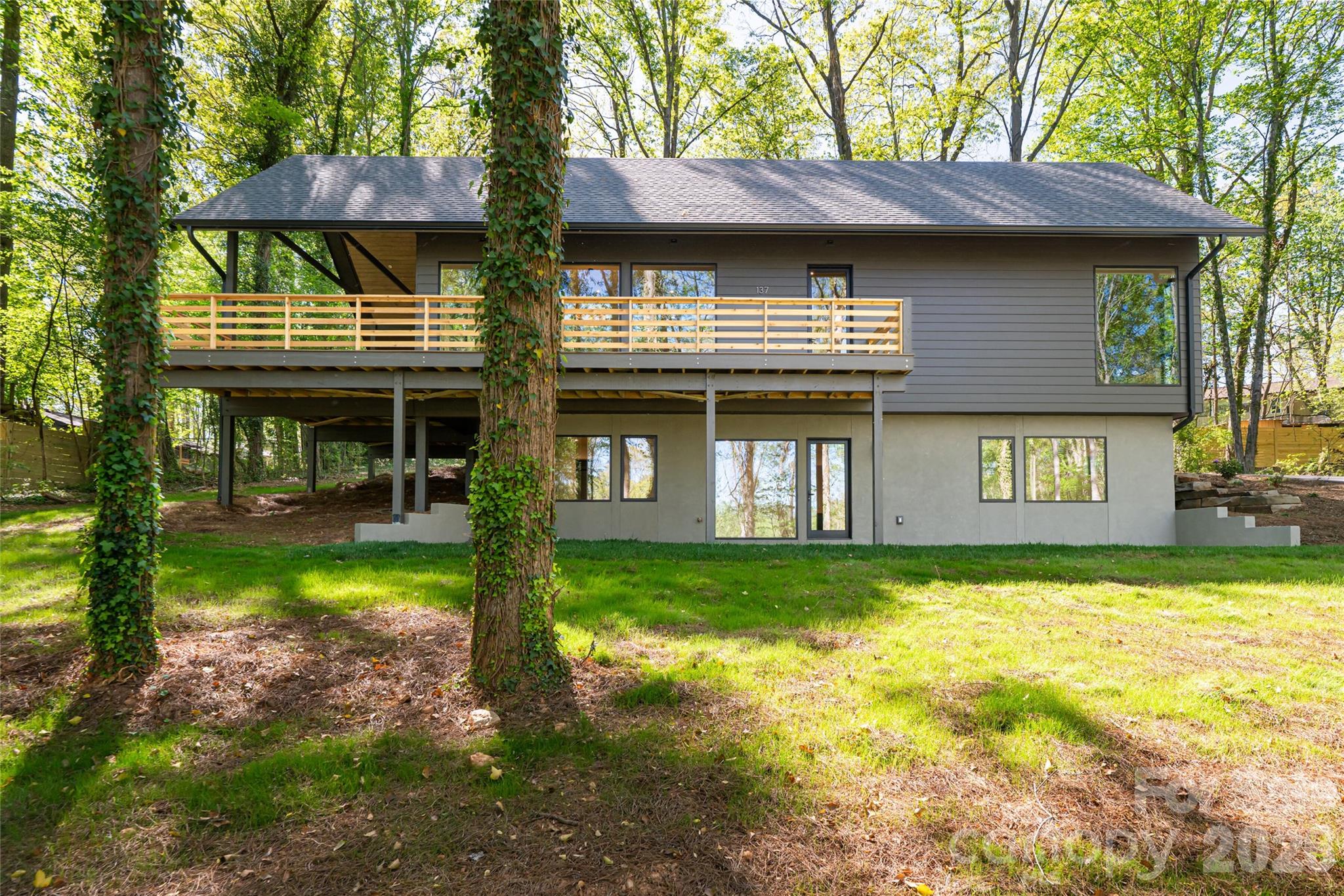 137 English Drive Property Photo 4